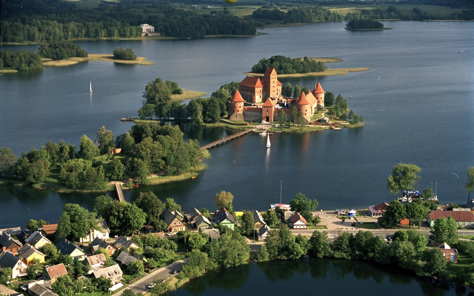 Lithuania travels, Lithuania castle lake, Trakai wallpapers, 1920x1200 HD Desktop