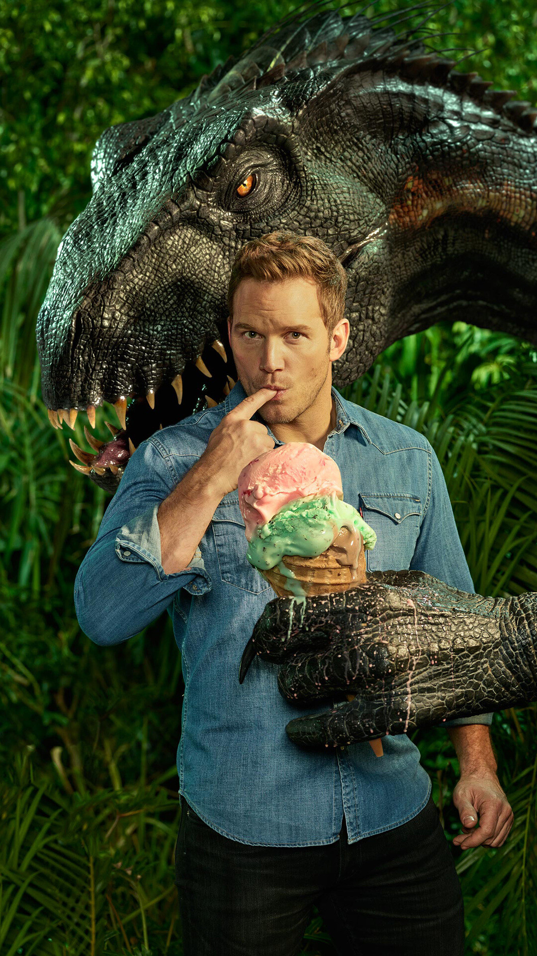 Jurassic World: Chris Pratt, Indoraptor, Fallen Kingdom. 1080x1920 Full HD Wallpaper.