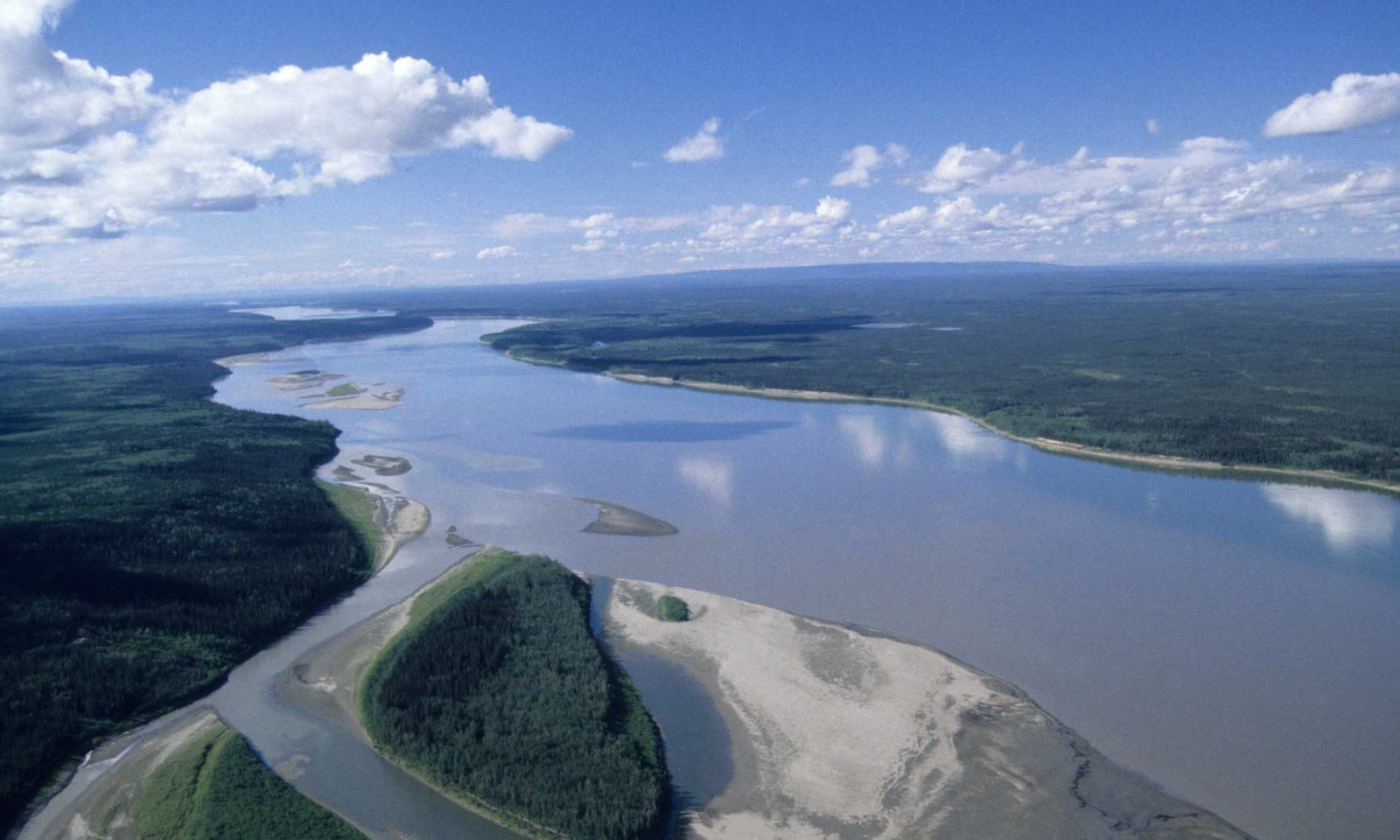 Mackenzie River, Upstream adventure, Aardrock exploration, Natural beauty, 2000x1200 HD Desktop