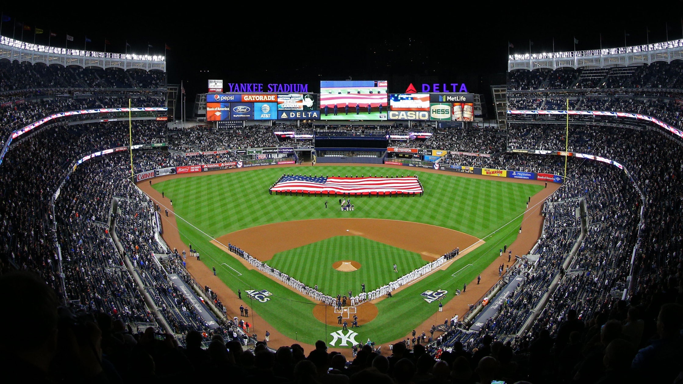 Yankee Stadium, Mets versus Yankees, Baseball rivalry, Fox Sports broadcast, August game, 2240x1260 HD Desktop