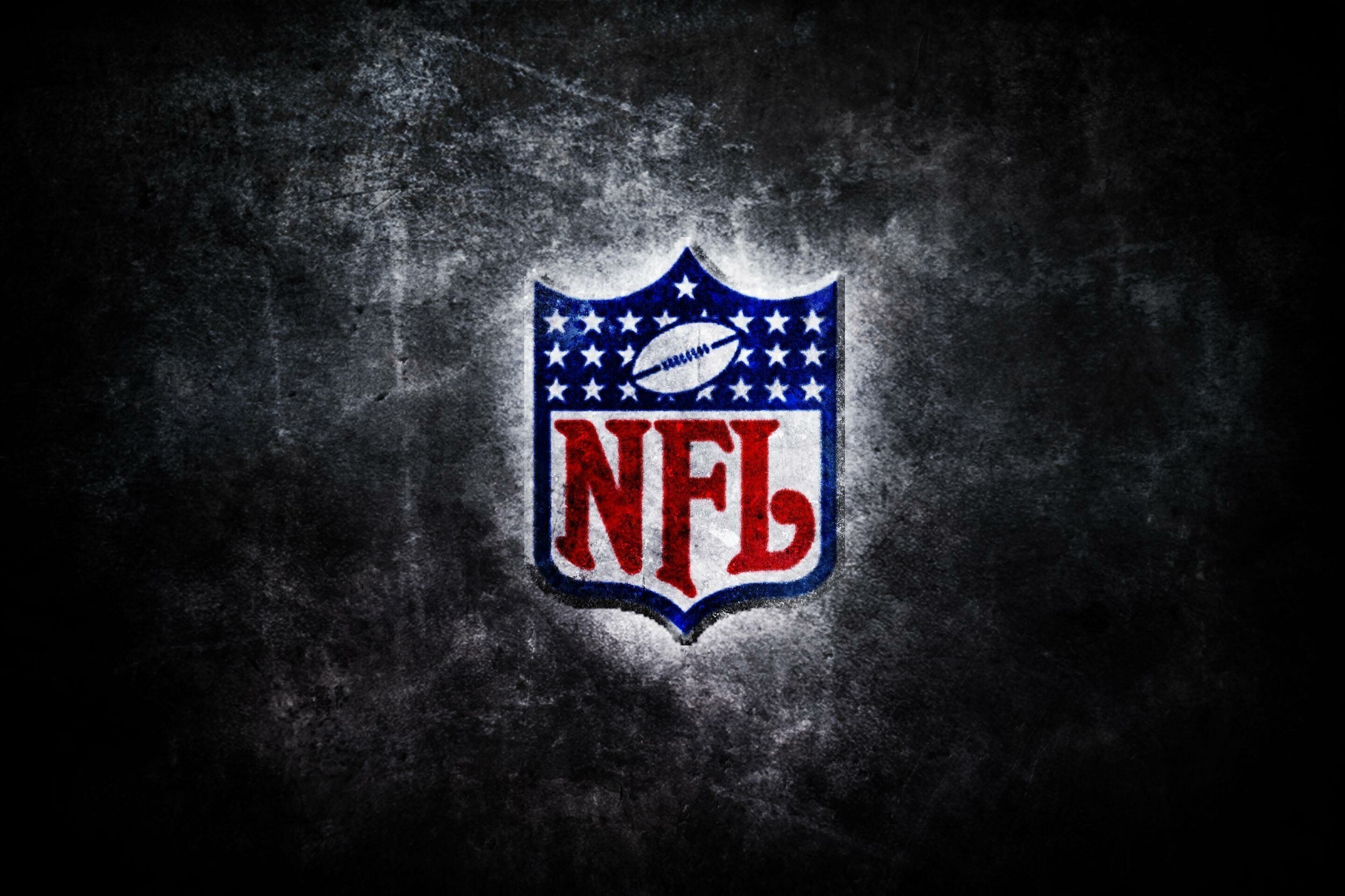 HD NFL wallpapers, Stunning visuals, Game day energy, Mobile screen masterpieces, 2880x1920 HD Desktop