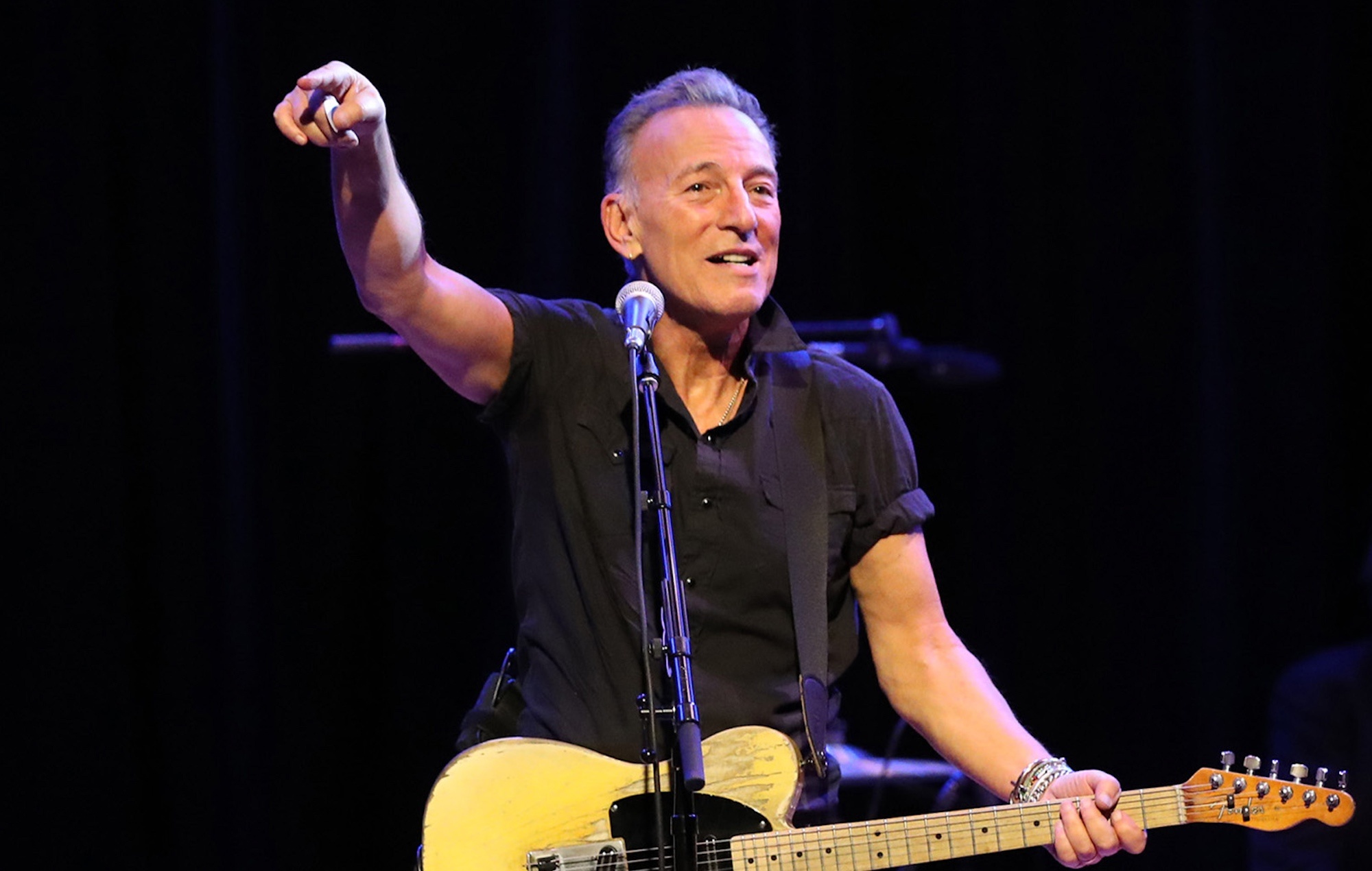 Bruce Springsteen, Ticketmaster respond, Tickets sold, Up to, 2000x1270 HD Desktop