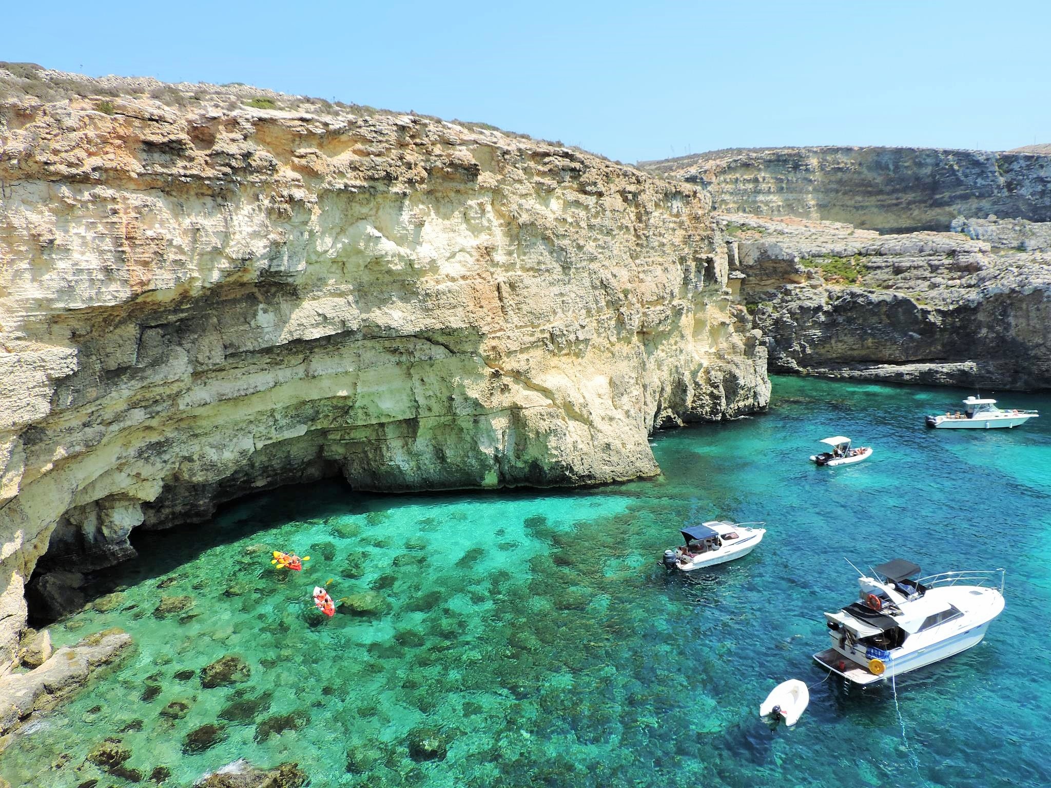 Comino Island, Malta's beauty, Vagabundler's guide, Blue paradise, 2050x1540 HD Desktop