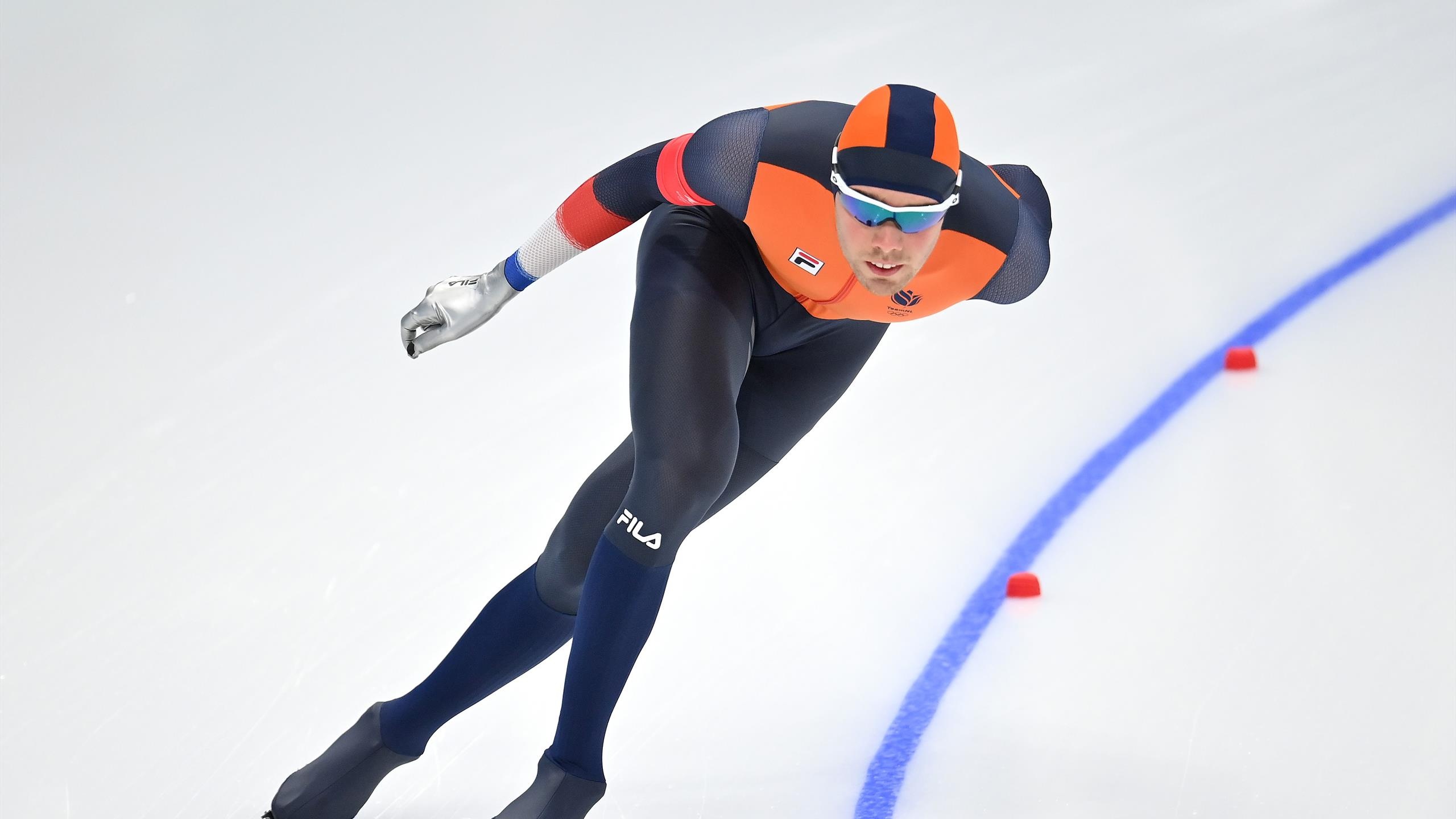 Speed Skating: Nils van der Poel, A Swedish speed skater, 5000 m, Gold medal, Beijing 2022. 2560x1440 HD Wallpaper.