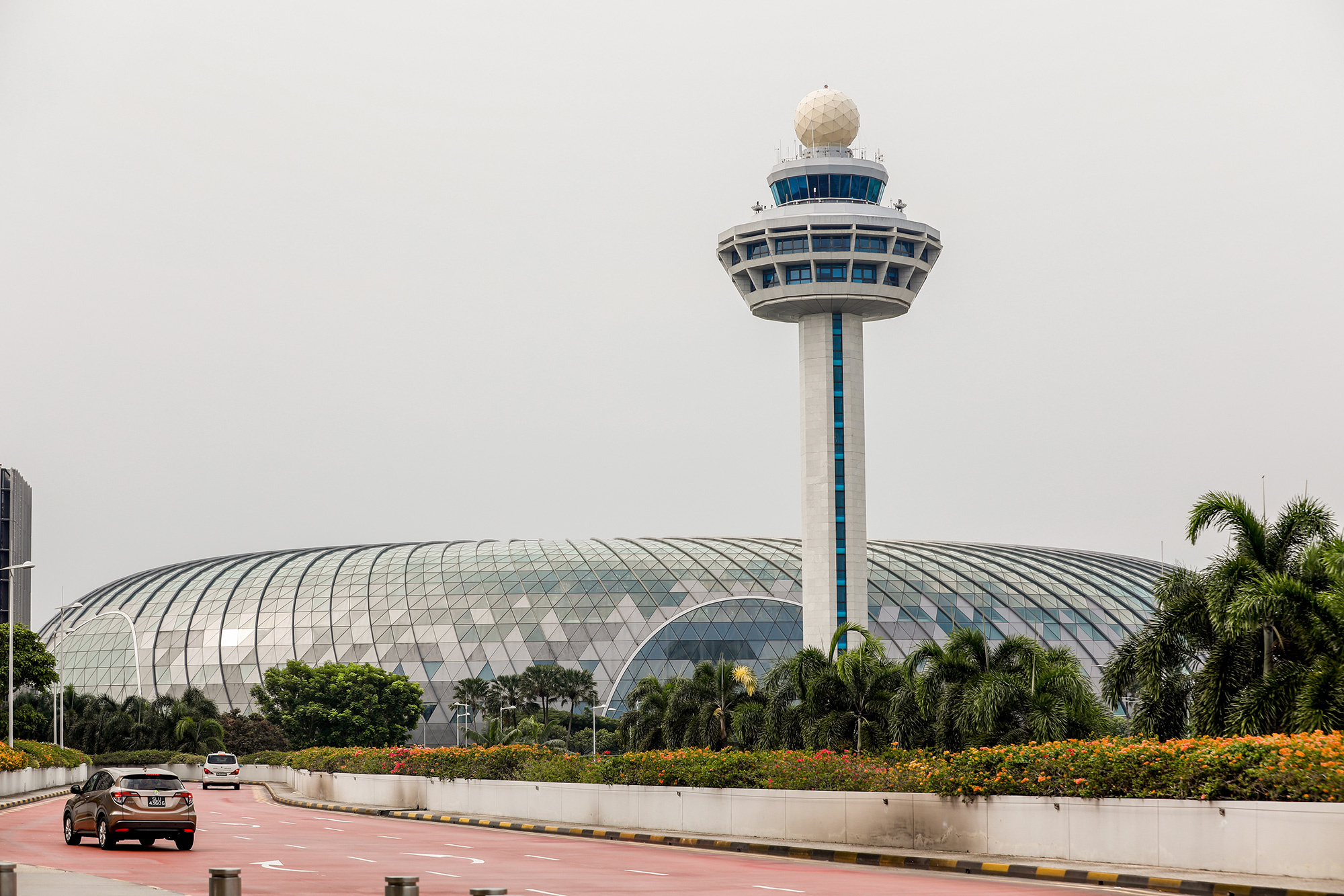 Singapore Changi International Airport, Jewel Changi marvel, Green oasis, Urban paradise, 2000x1340 HD Desktop