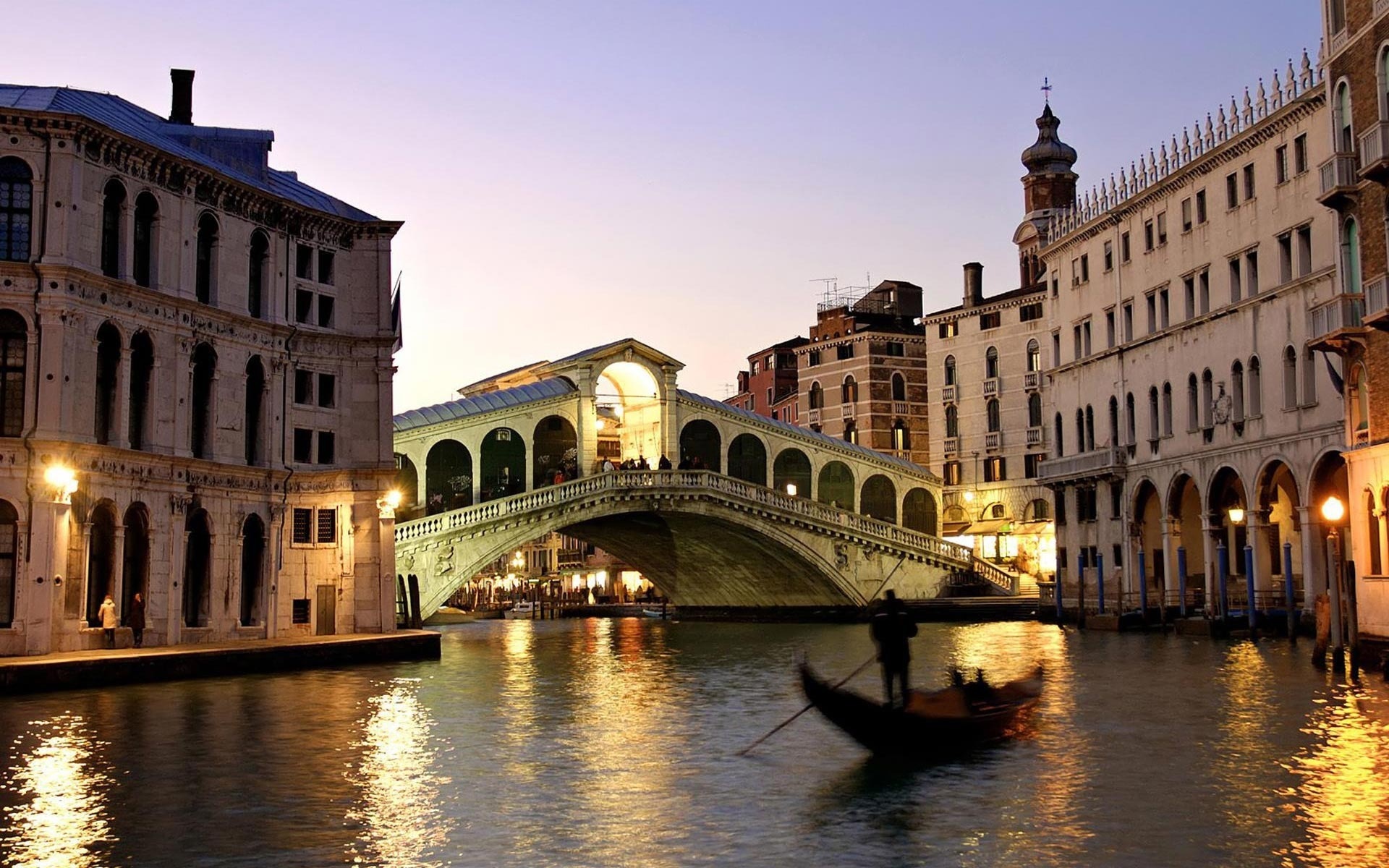 Atemberaubender Blick auf die Rialto-Brücke in Venedig, 1920x1200 HD Desktop