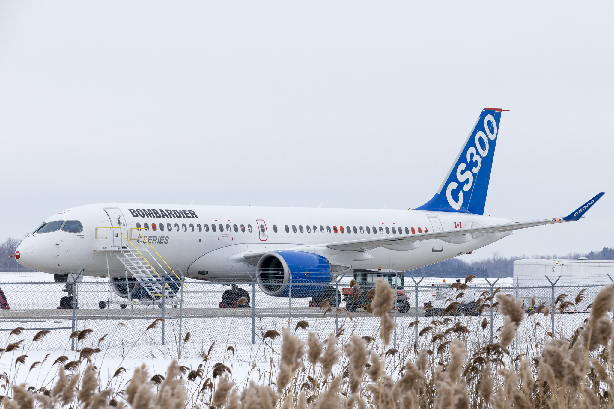 Bombardier CS300, Comparative analysis, A319neo, 737-7 aircraft, 2050x1370 HD Desktop