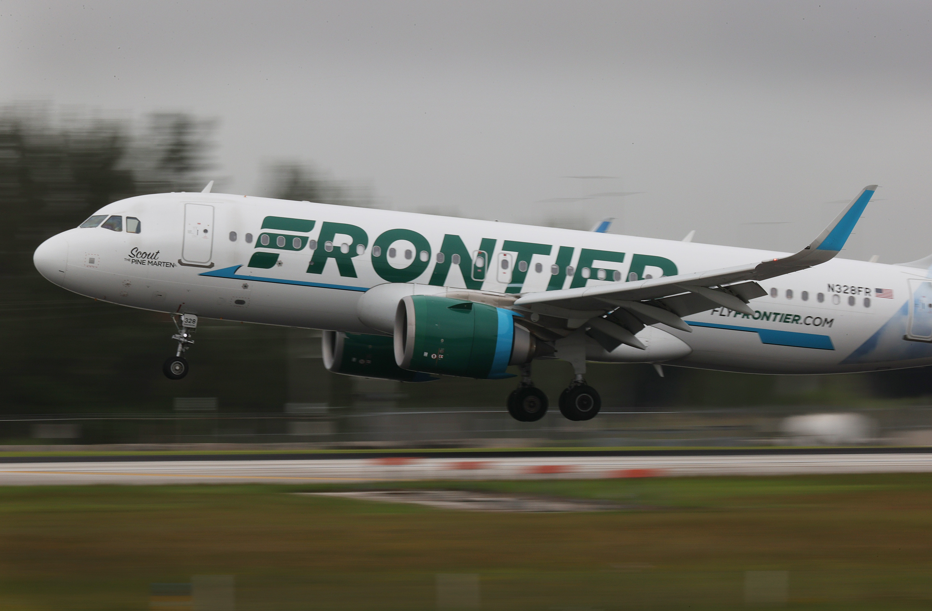 Frontier Airlines new routes, DFW Airport expansion, Enhanced connectivity, Low-cost travel, 3000x1970 HD Desktop