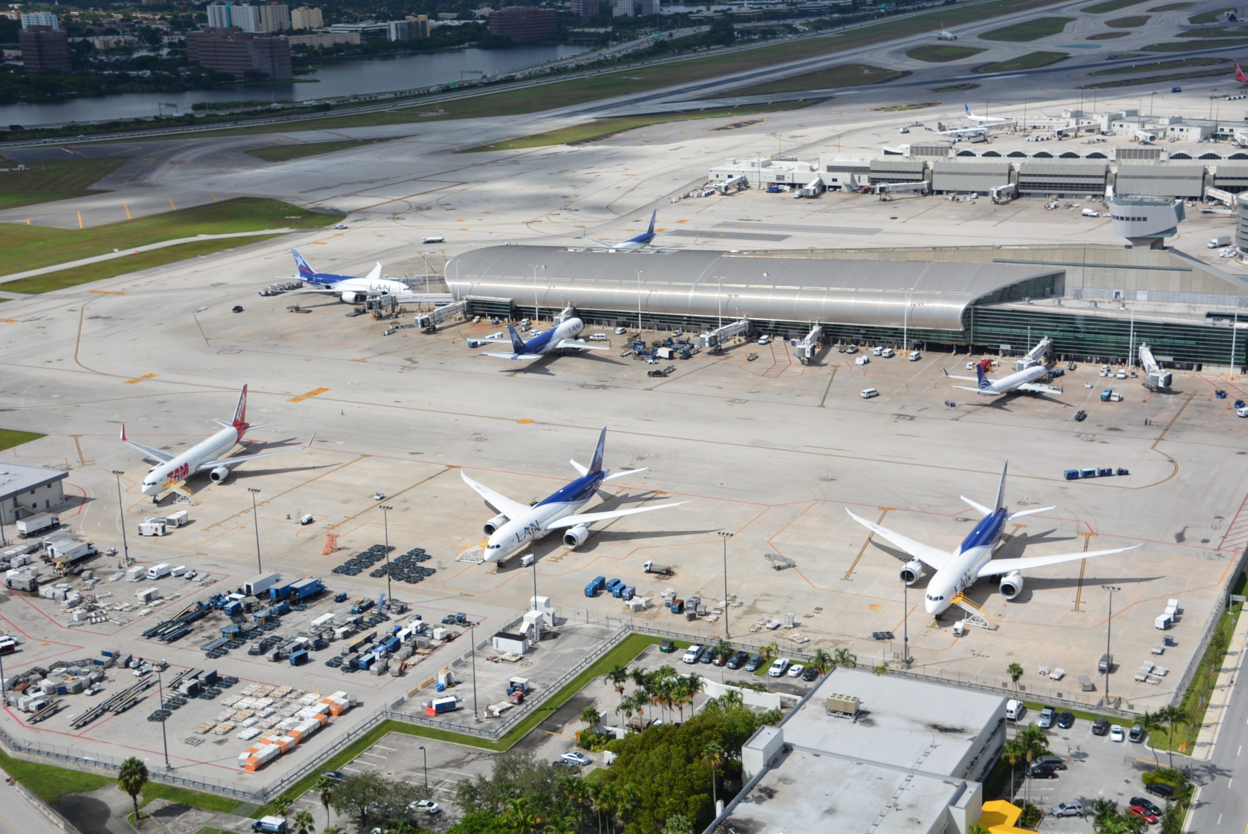 Miami International Airport, Federal funding, Airport infrastructure, Airport World magazine, 2560x1720 HD Desktop