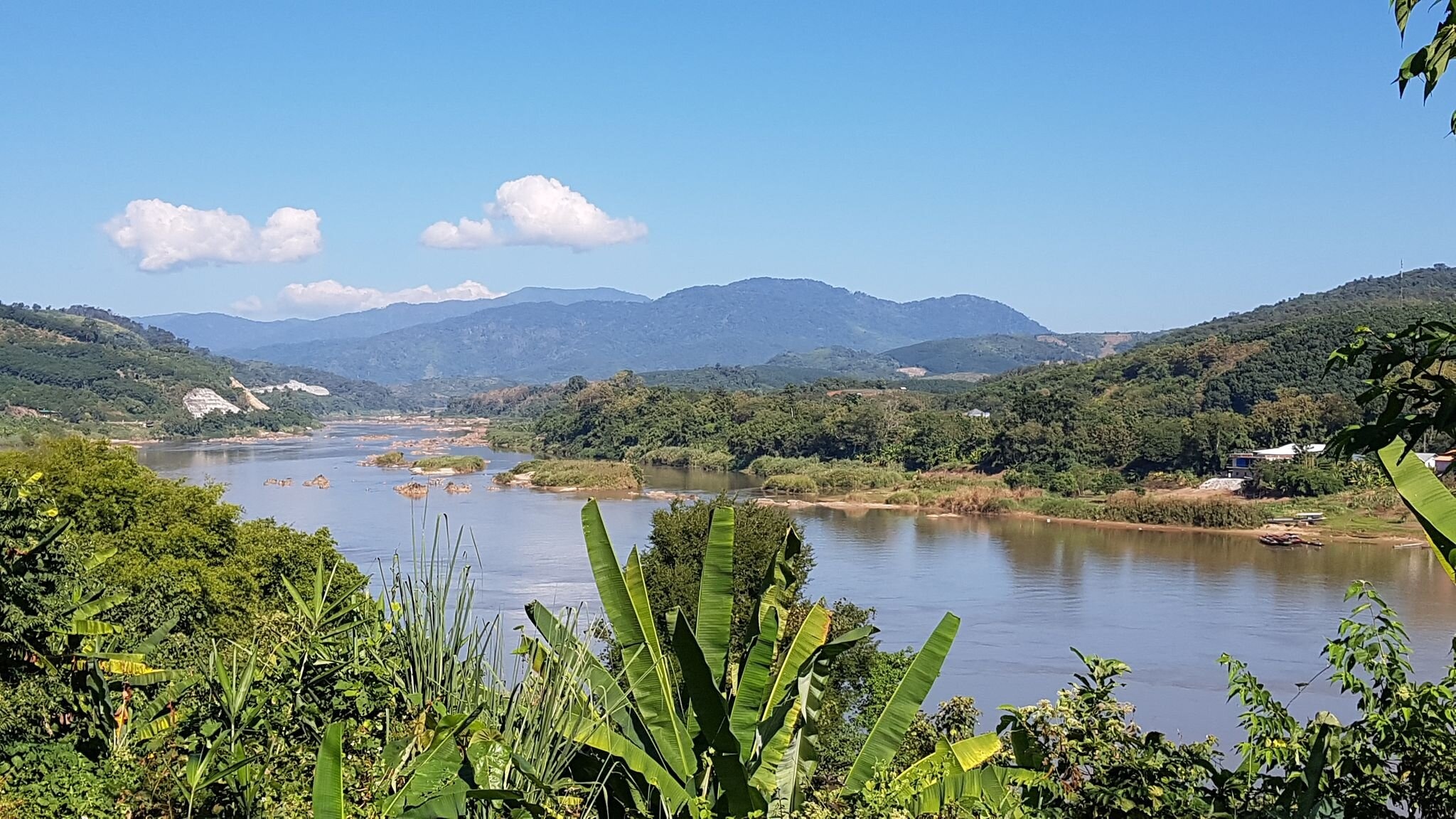 The Mekong River, critical nature addressing, drought and climate change, Lancang Mekong River, 2050x1160 HD Desktop