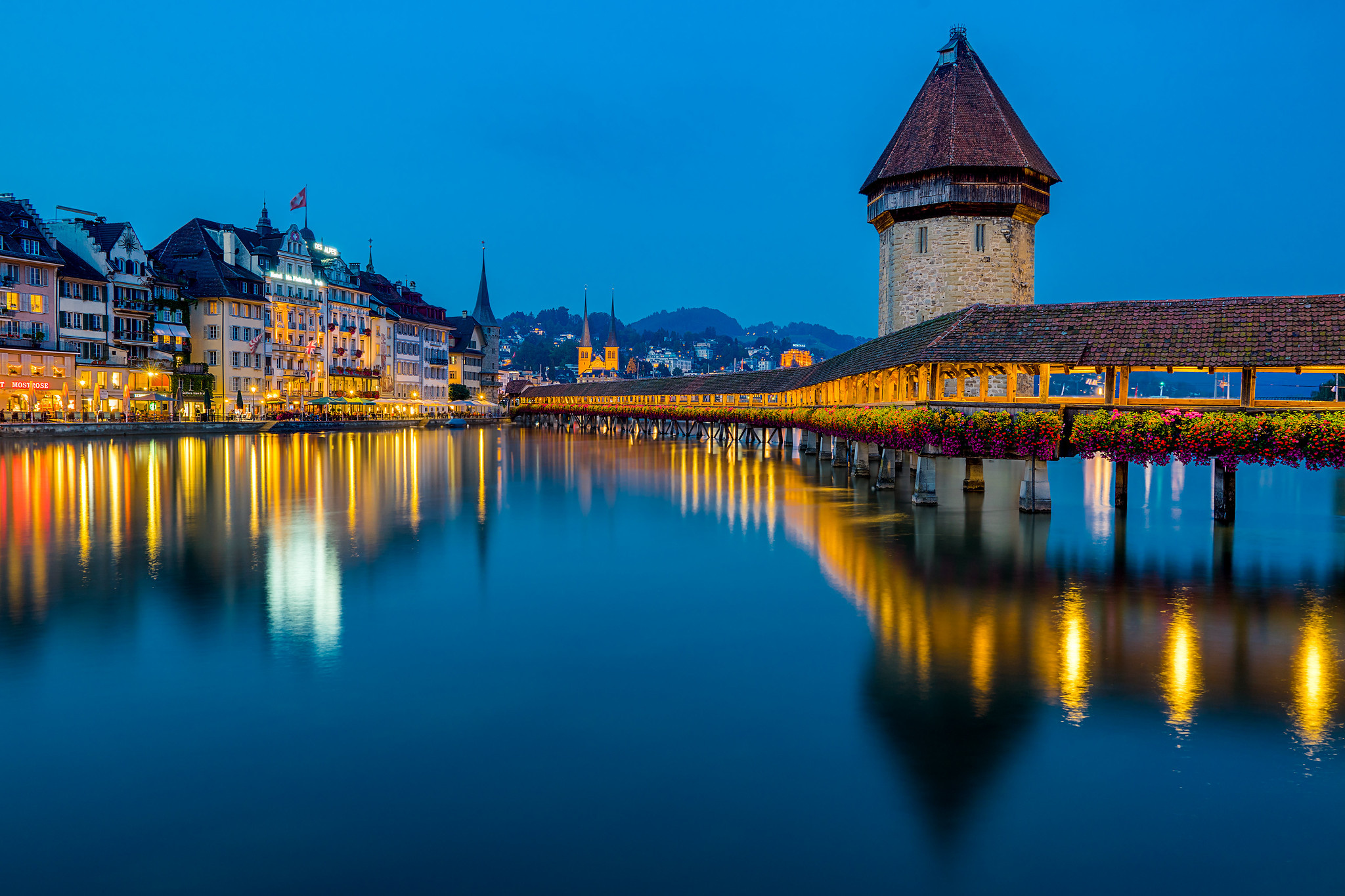 Nachtansicht der Stadt Luzern, 2050x1370 HD Desktop