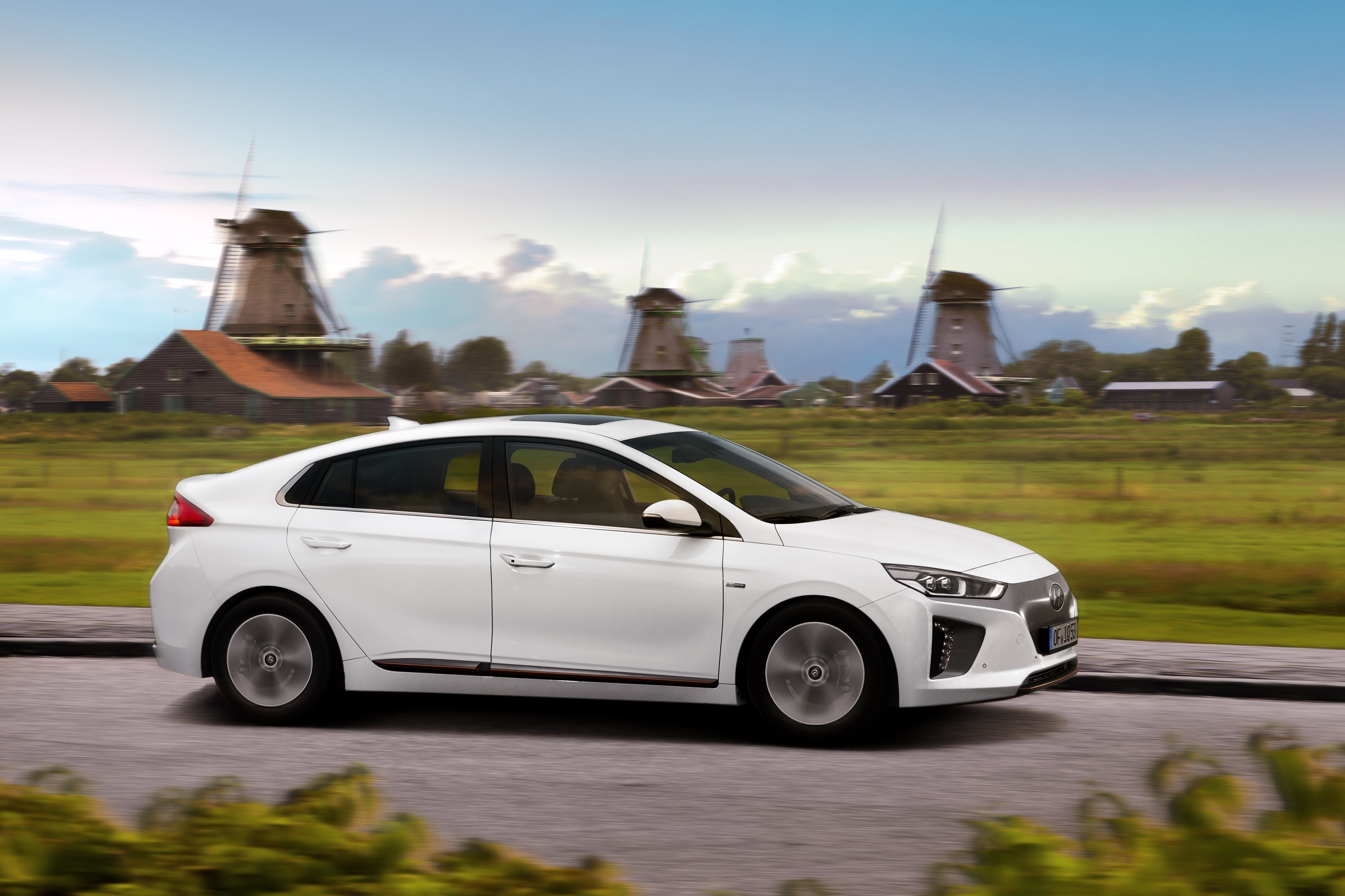 Hyundai Ioniq, Fnf Sterne Green Car Bewertung, Reifen Teil, 2750x1840 HD Desktop