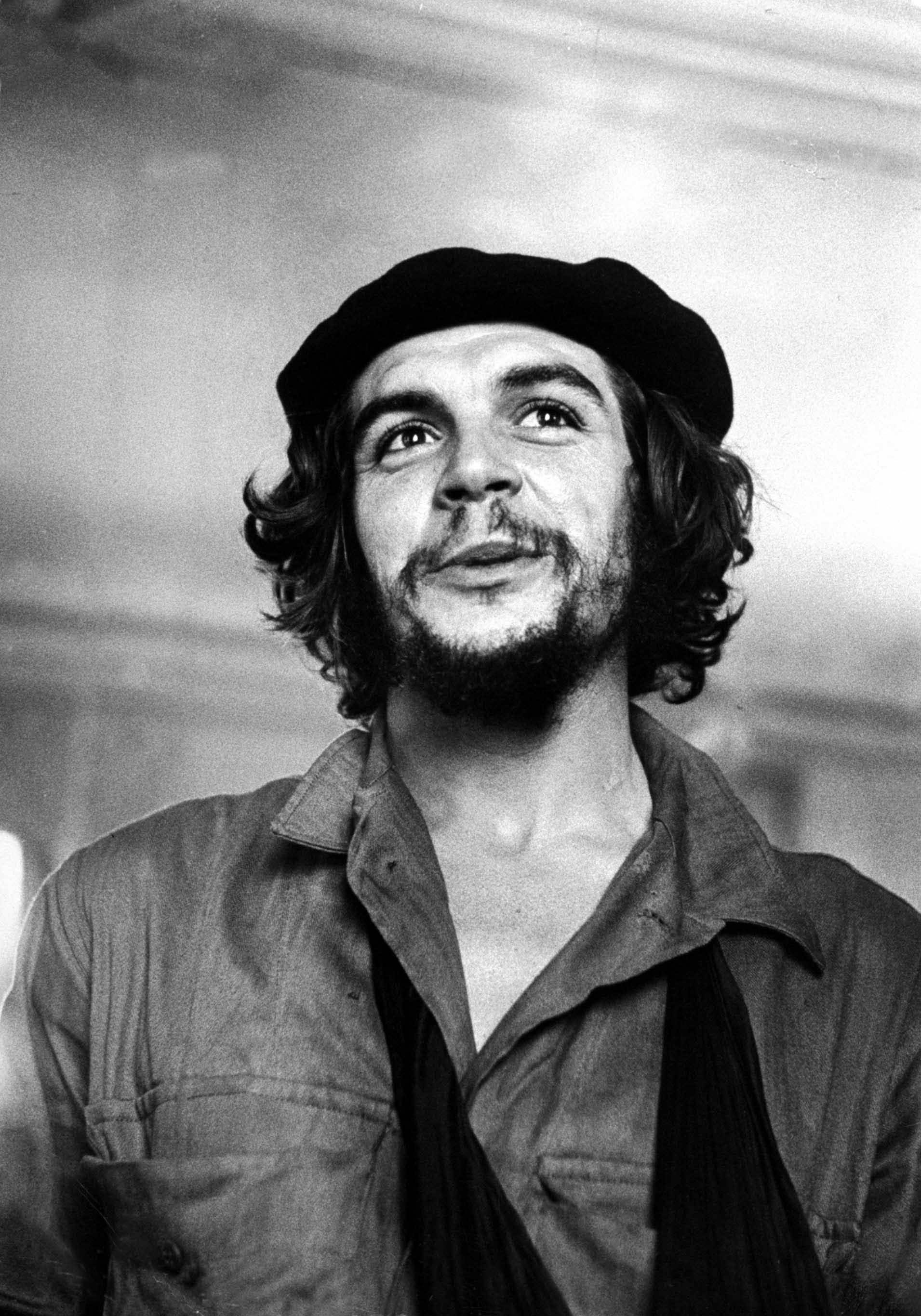 Che Guevara: Ernesto Guevara de la Serna, An Argentine physician and revolutionary. 1920x2740 HD Background.