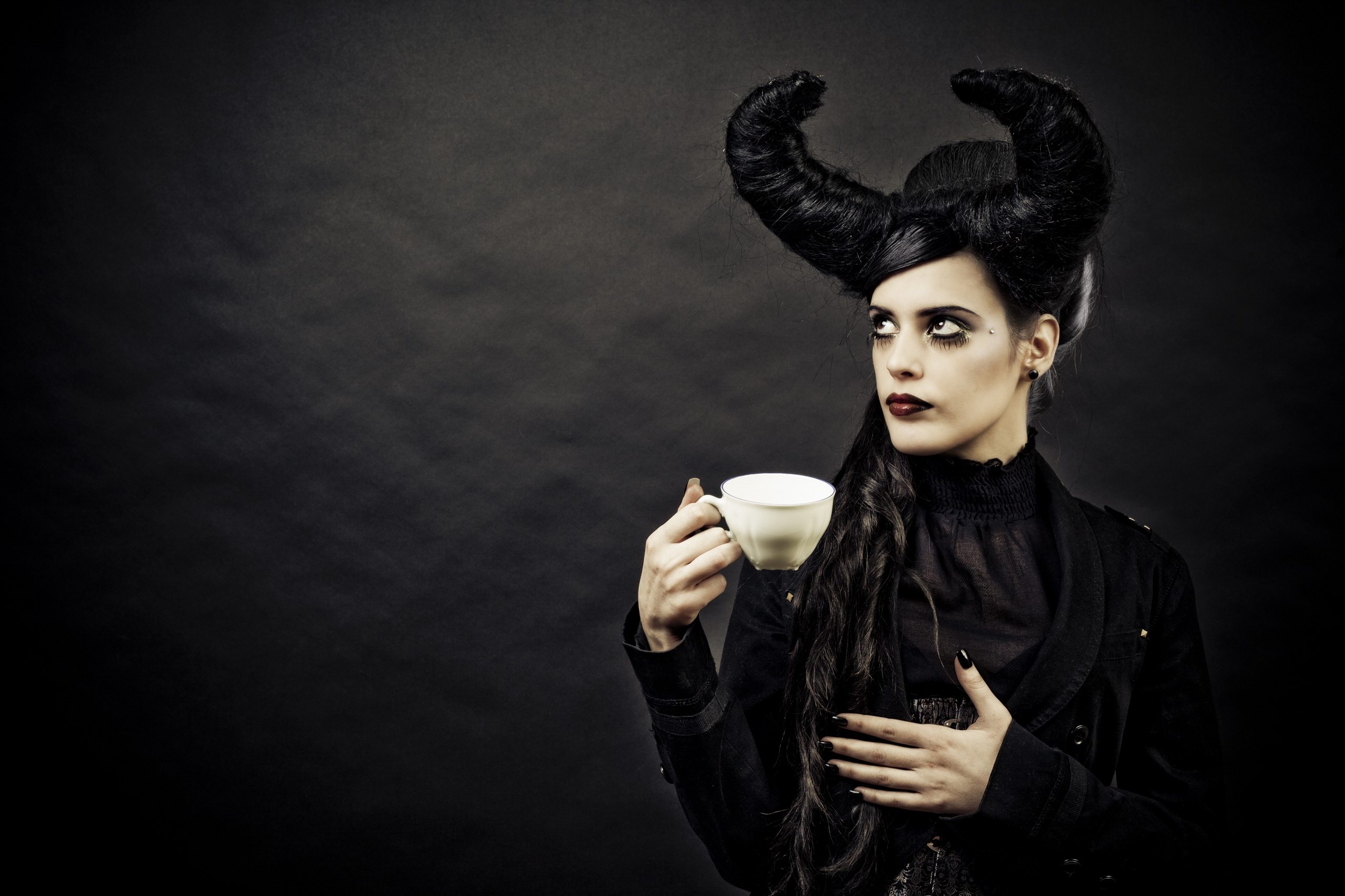Goth Girl: Gothic aesthetics, Darkness, Victorian-inspired goth style, Horns. 2560x1710 HD Wallpaper.