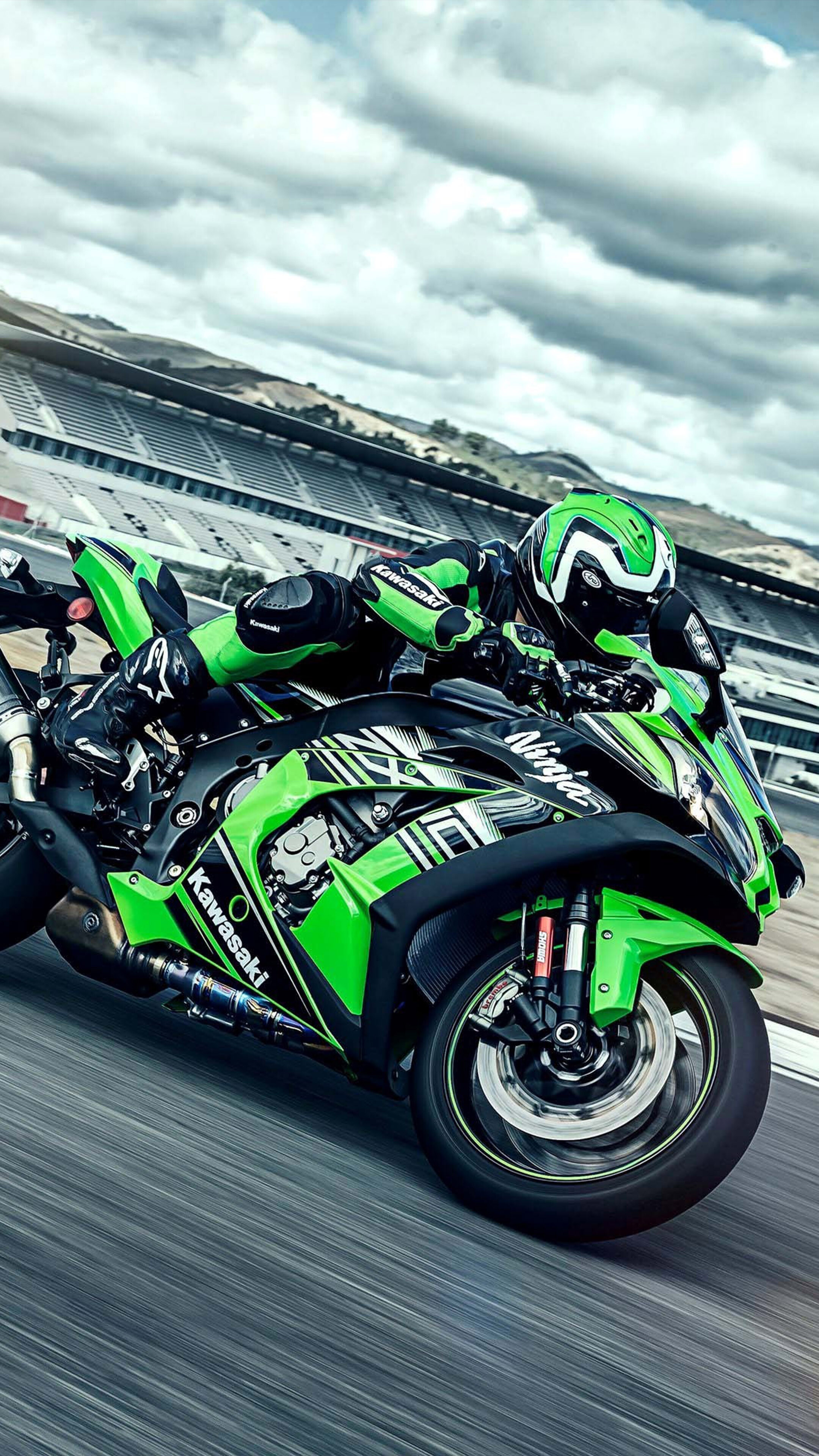 Kawasaki: Ninja series, The company began the development of a motorcycle engine in 1949. 2160x3840 4K Background.