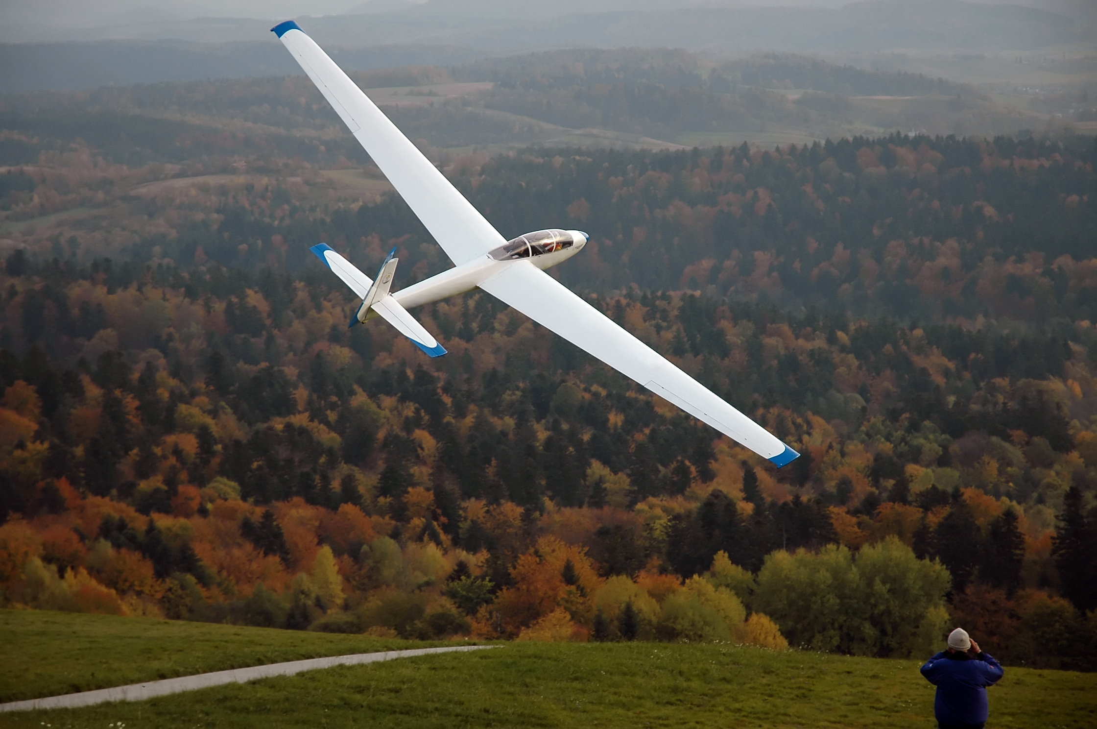 Gliding: DG Flugzeugbau DG-1000, Self-launching two seater glider. 2240x1490 HD Wallpaper.