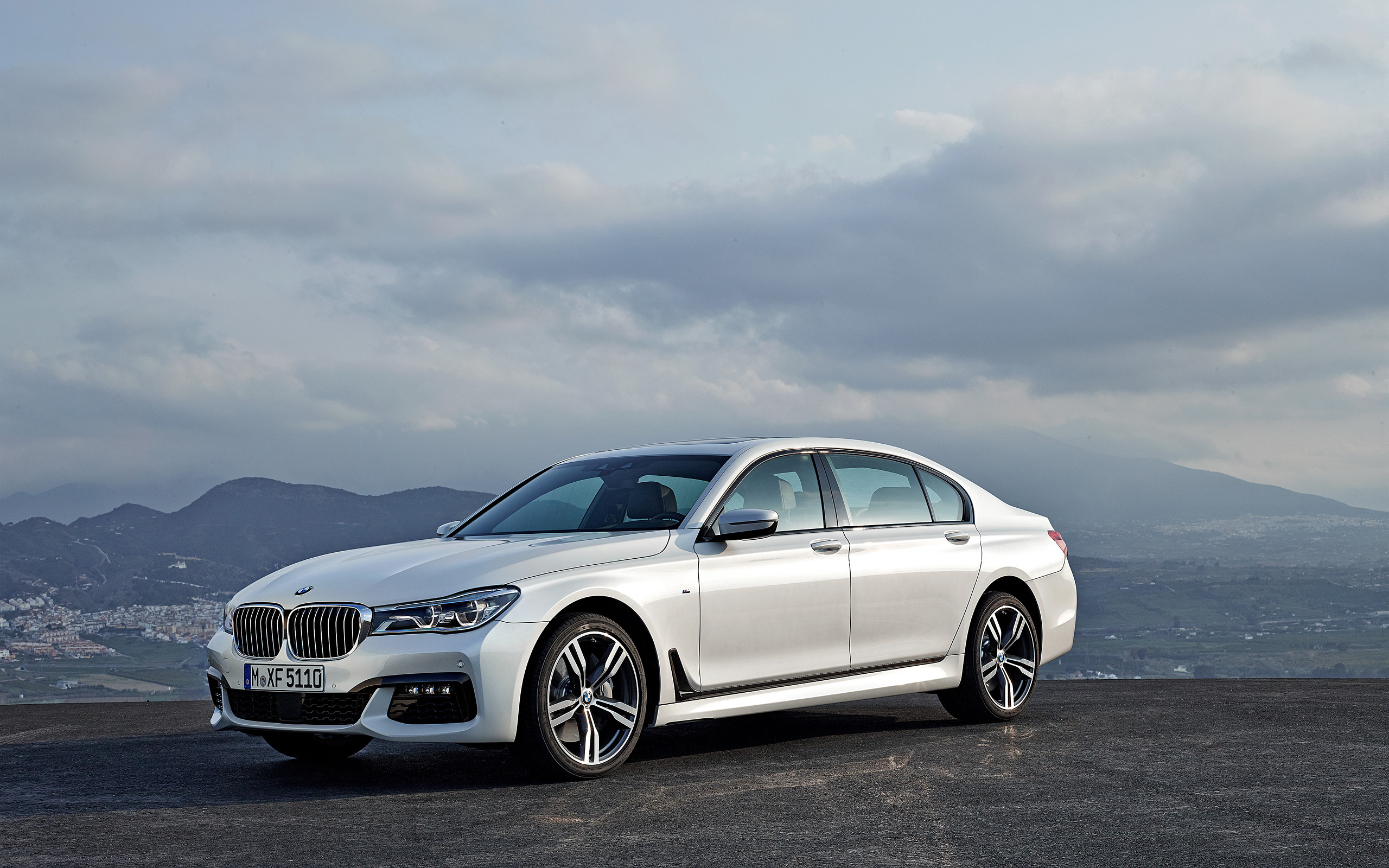 2016 BMW 7 Series, Iconic design, Ultimate driving pleasure, Unleashing performance, 2560x1600 HD Desktop