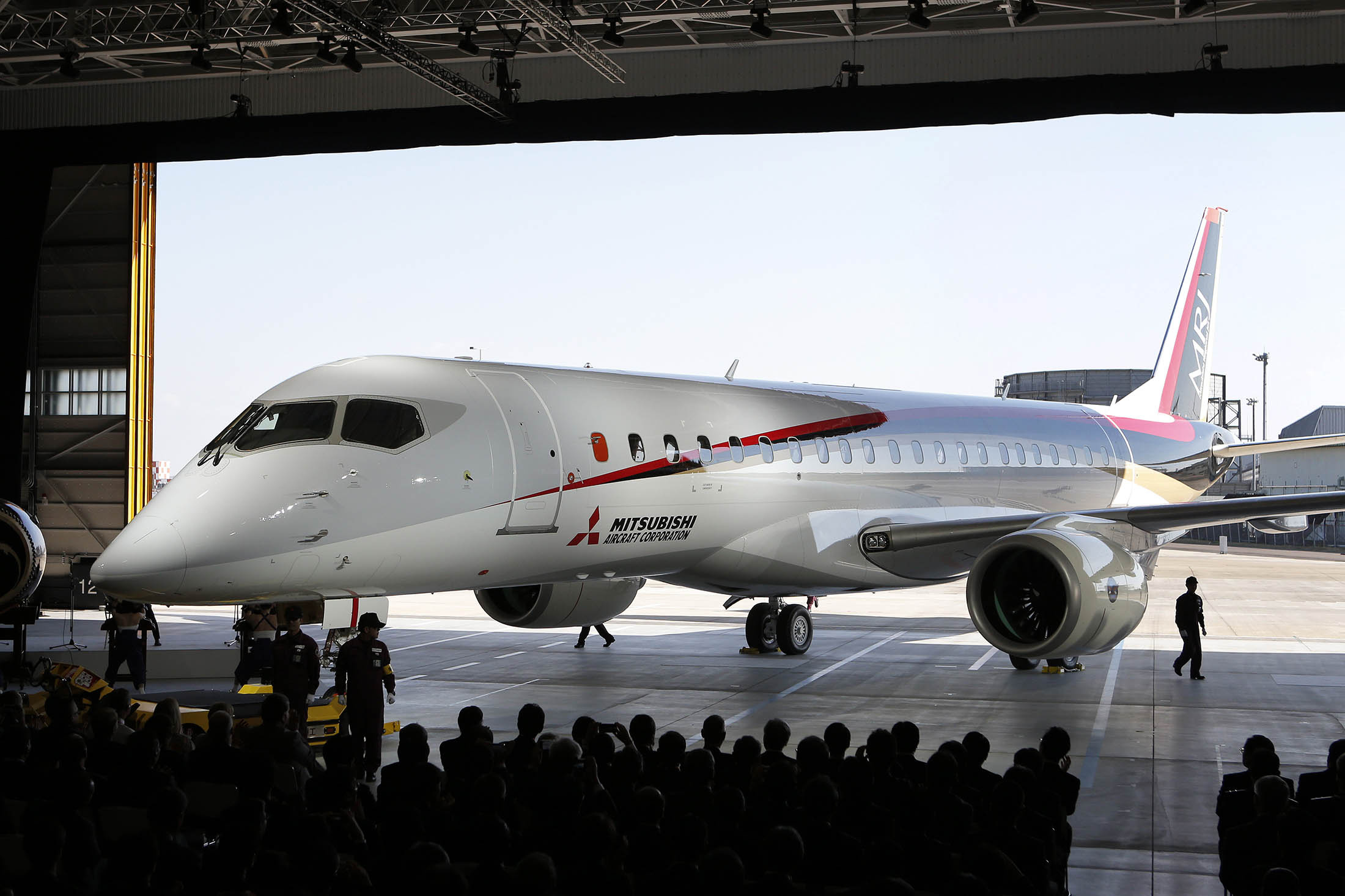 Japan Said to Plan 100 Billion Yen Investment in Mitsubishi Jet - Bloomberg 2200x1470