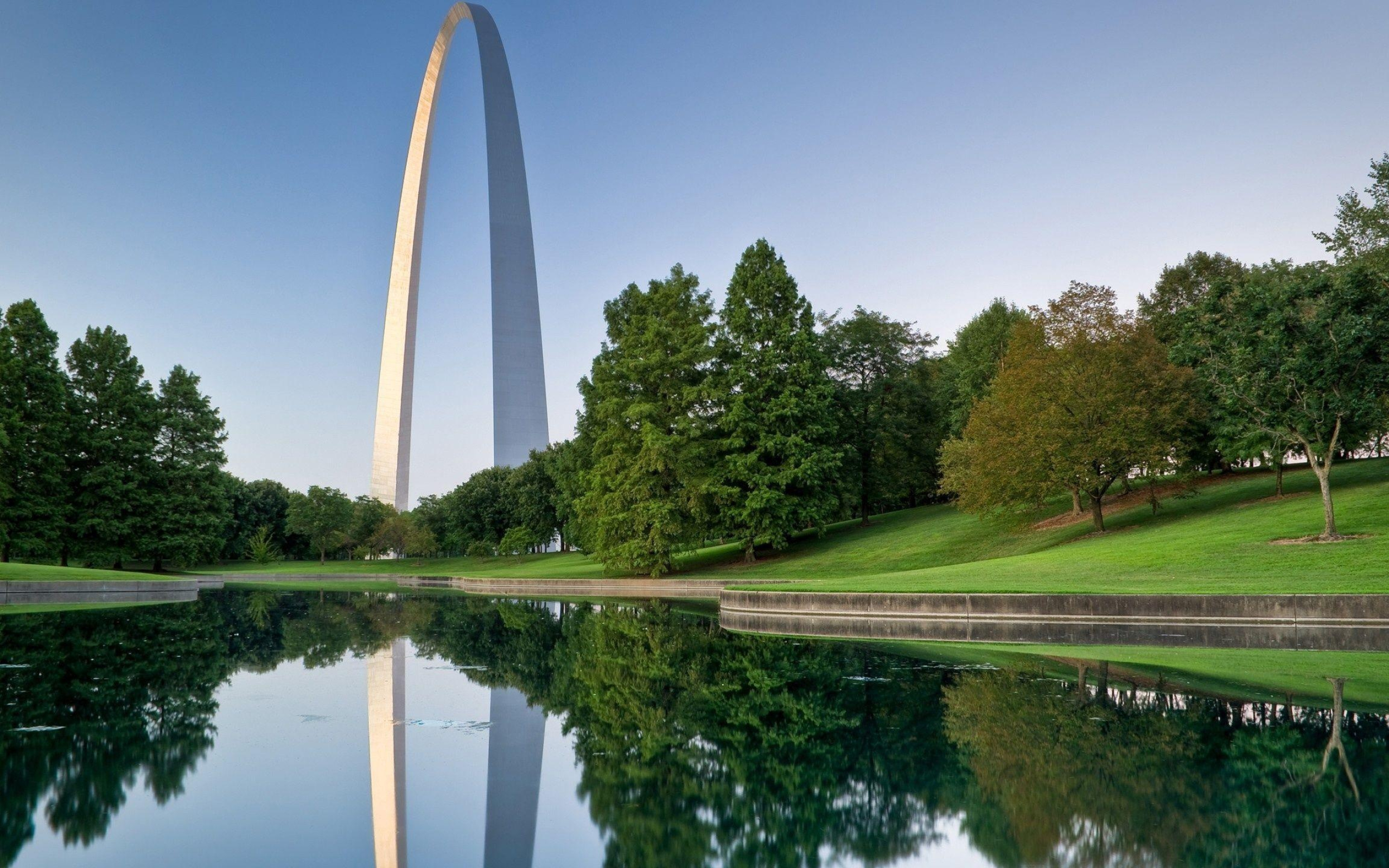 Missouri: Gateway Arch, St. Louis, The world's tallest arch. 2560x1600 HD Background.