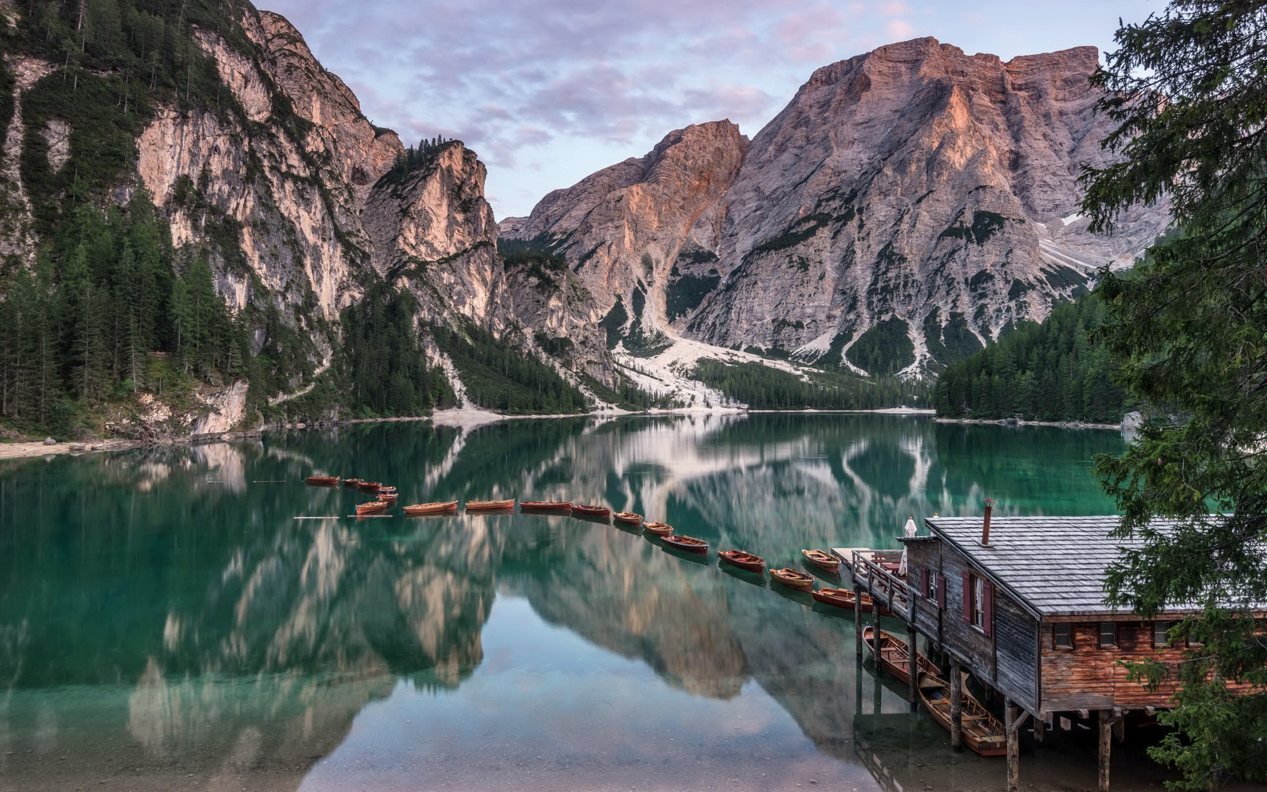 Lake Braies at sunset, Pragser Wildsee, Trentino-Alto Adige, Mountain reflections, 2560x1600 HD Desktop