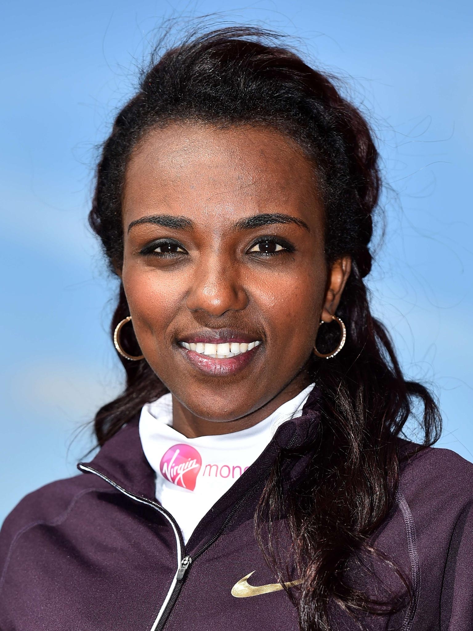 Tirunesh Dibaba, Ethiopian long-distance runner, Olympic medalist, Cross-country champion, 1540x2050 HD Handy