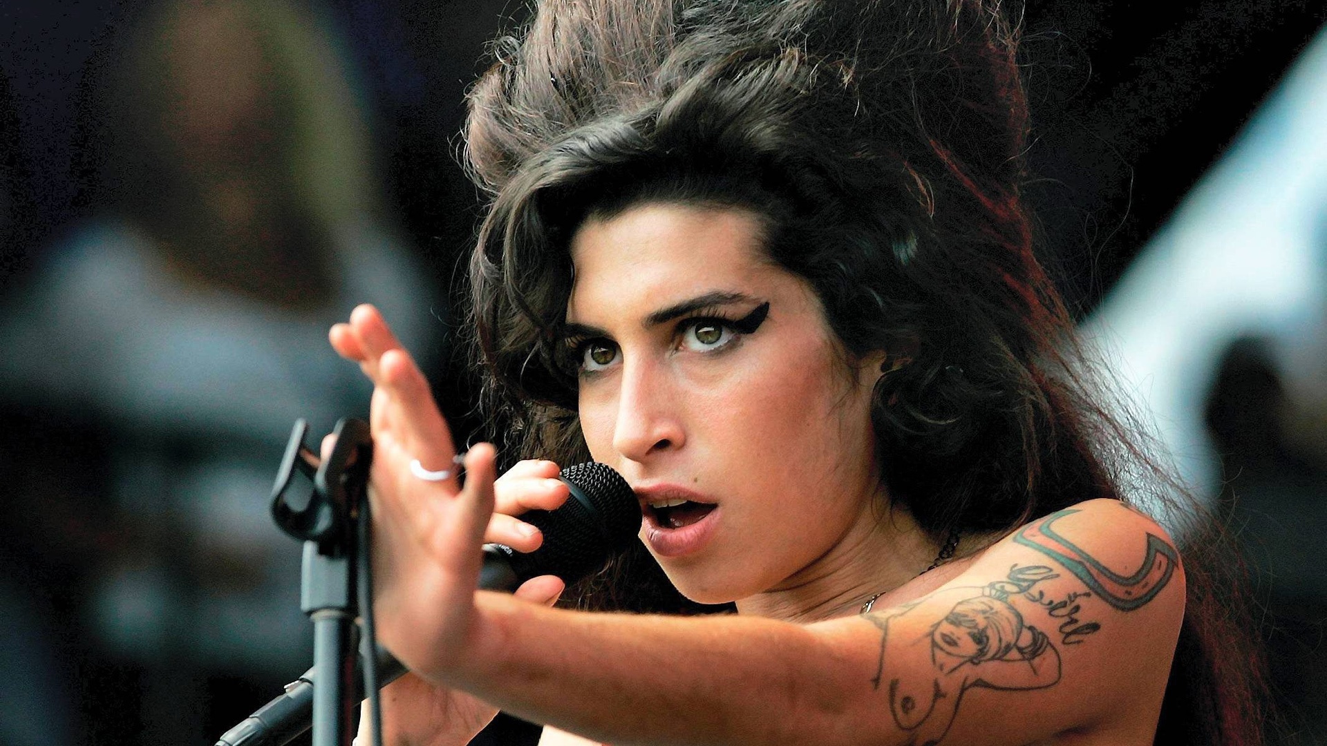 Amy Winehouse, High definition wallpapers, Stylish photos, Vibrant colors, 1920x1080 Full HD Desktop
