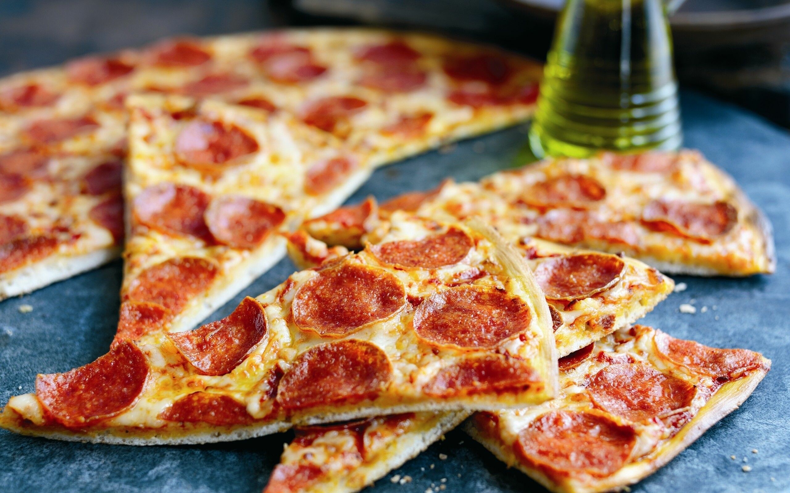 Pizza: Peperoni, Flatbread, A dish of Italian origin. 2560x1600 HD Background.