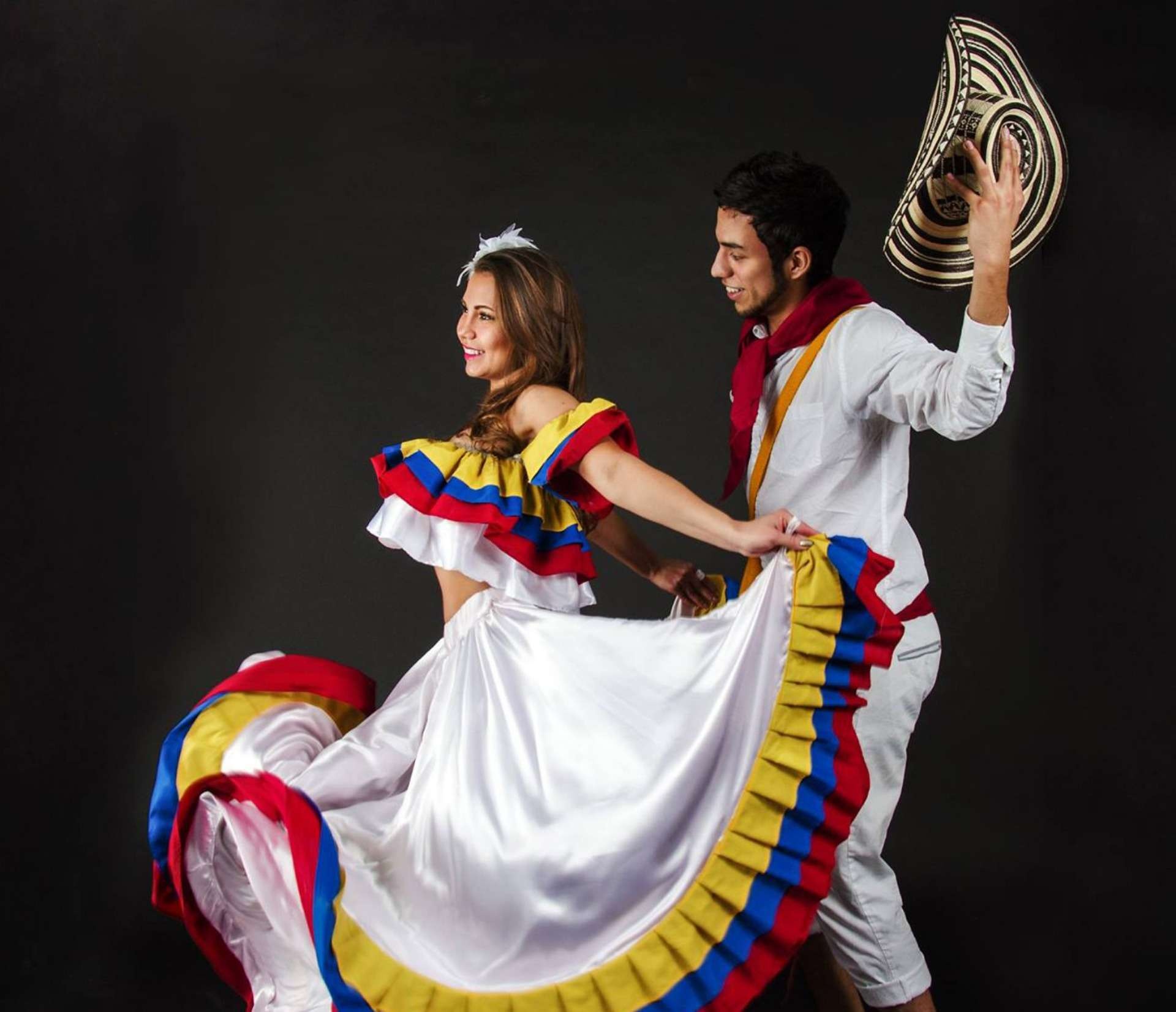 Cumbia: Dance choreography, Colombia, A dance of courtship where young men and women dressed up mostly in white. 1920x1660 HD Wallpaper.