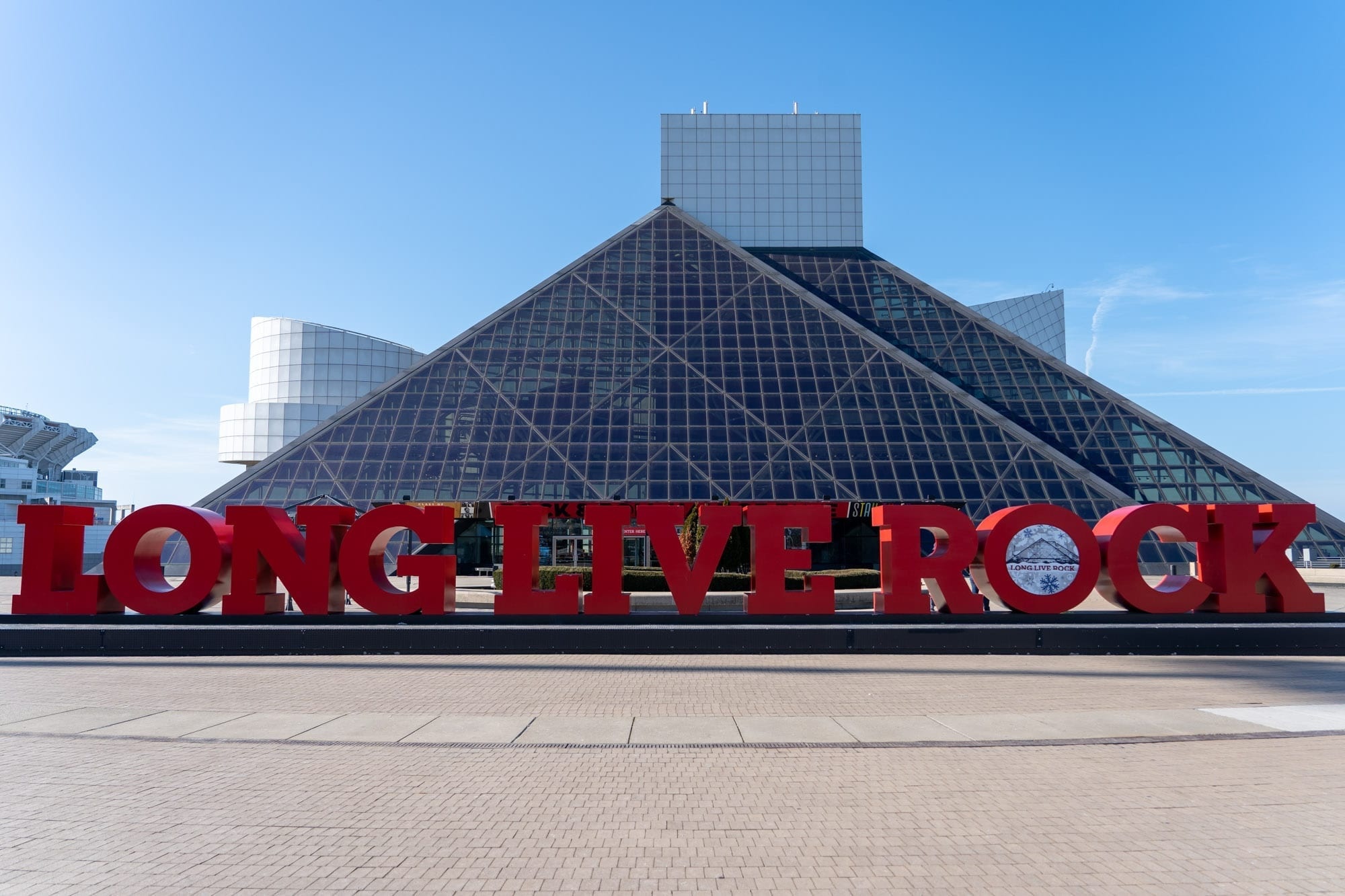 Rock and Roll Hall of Fame, Visiting tips, 2000x1340 HD Desktop