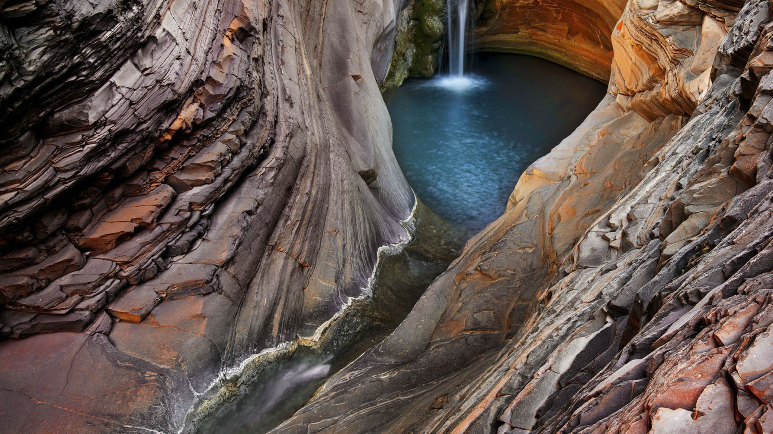 Australia: Hamersley Gorge, Karijini National Park, Western Australia's second-largest national park. 2560x1440 HD Background.