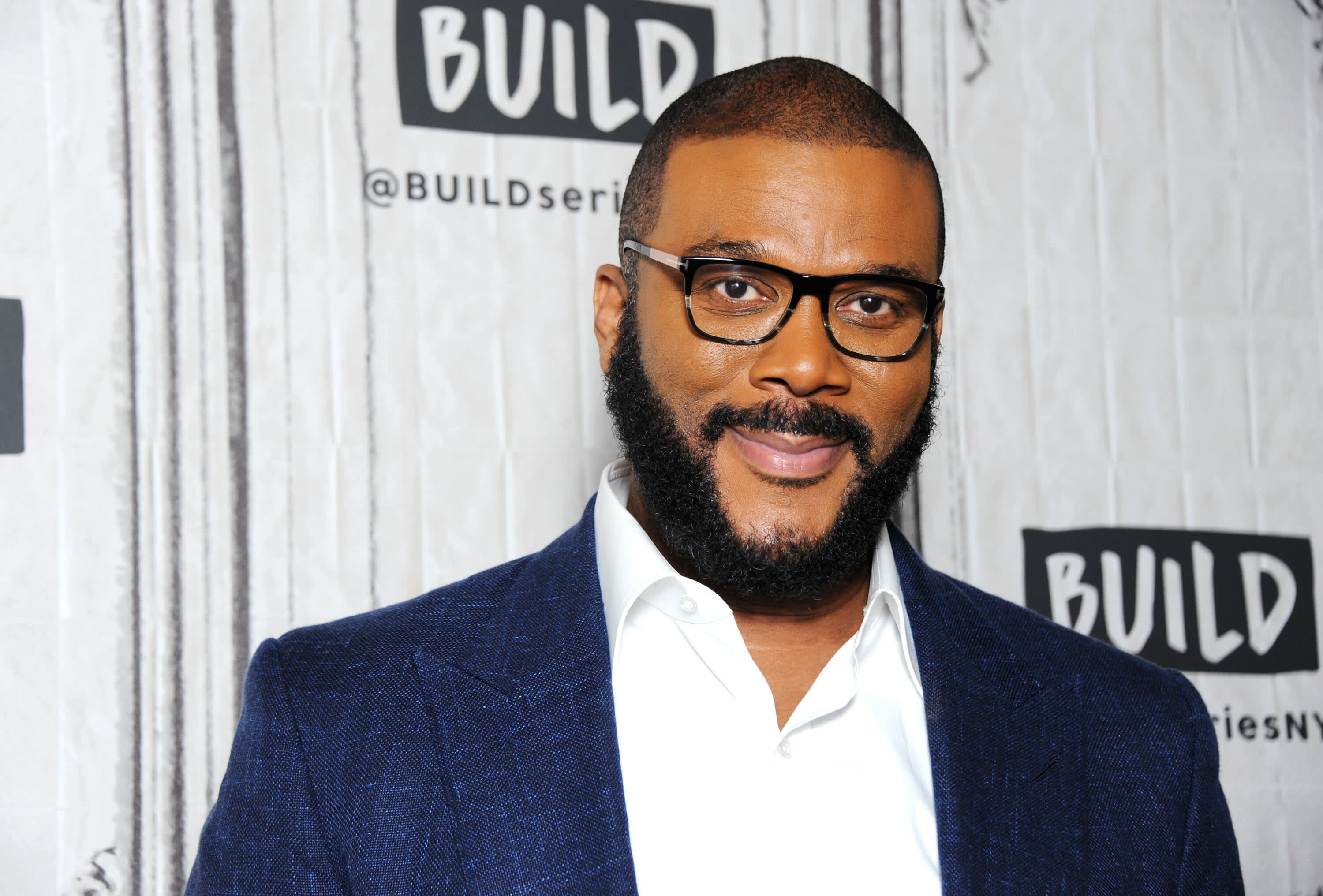 Tyler Perry, Inclusive hiring practices, Empowering the underdog, Creative vision, 3000x2040 HD Desktop