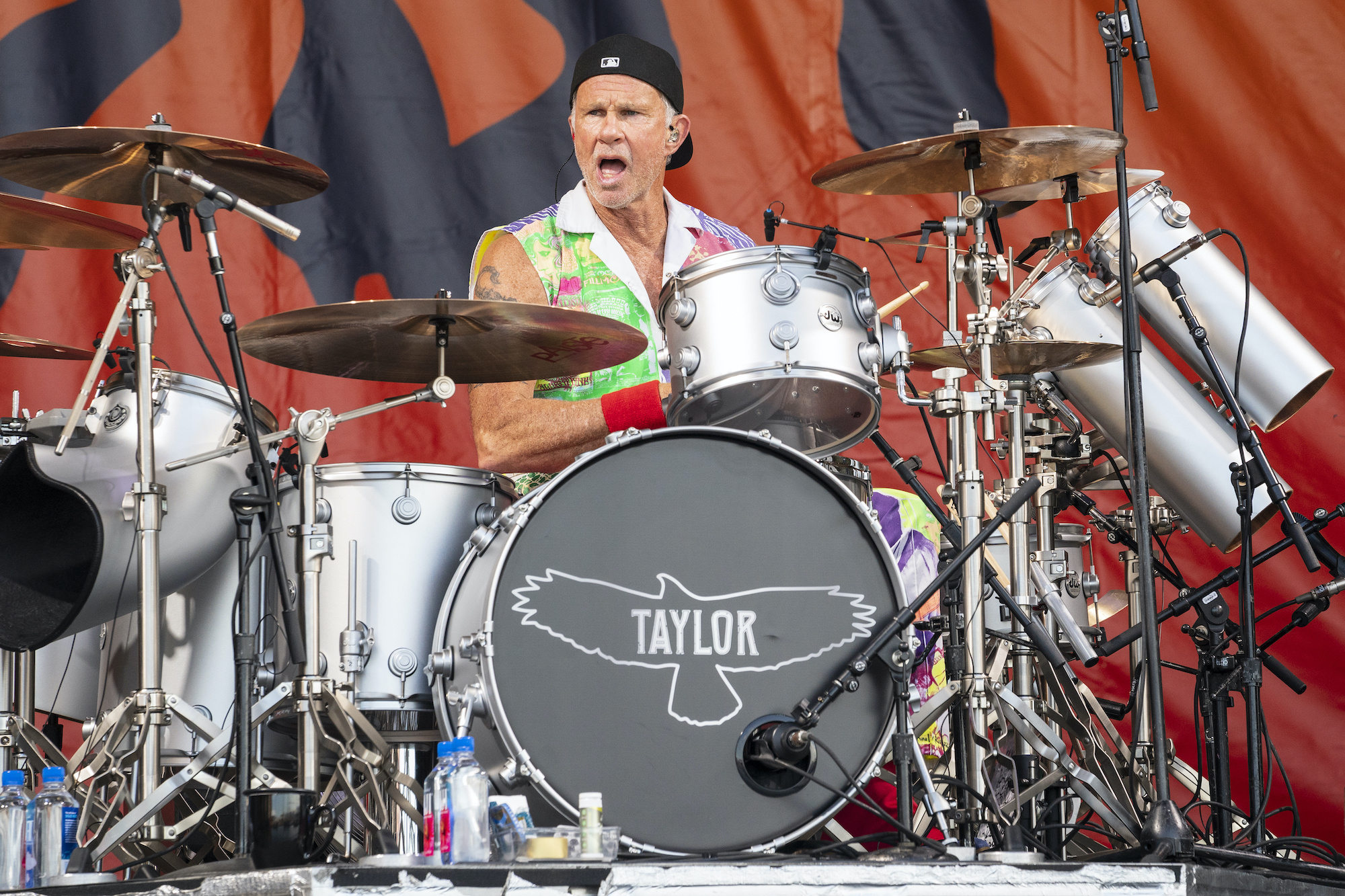 Red Hot Chili Peppers: Chad Smith, The tribute to Foo Fighters’ Taylor Hawkins, New Orleans Jazz and Heritage Festival. 2000x1340 HD Background.