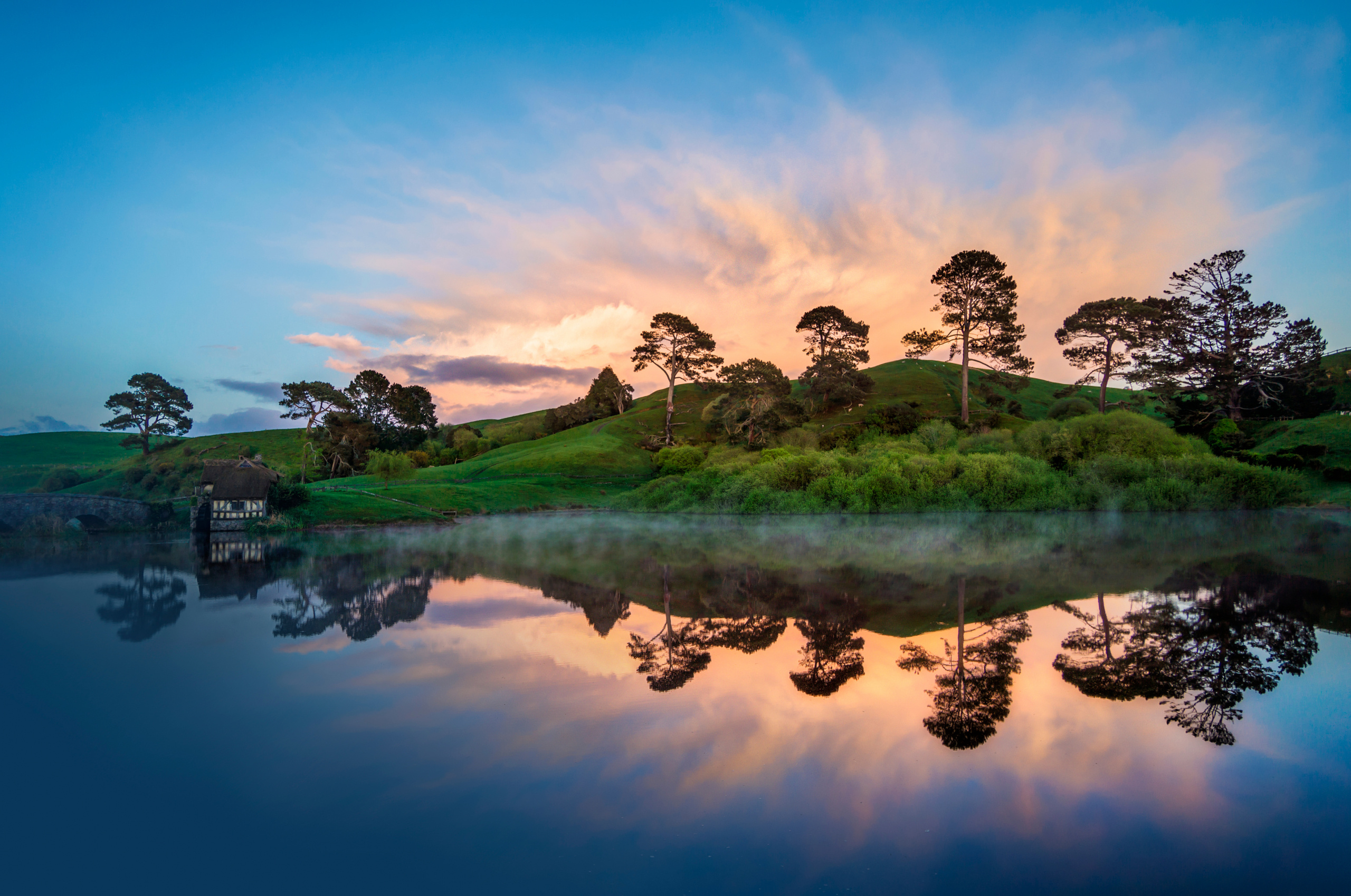 Hobbiton mornings, New Zealand beauty, HD wallpaper, Momentum backgrounds, 2560x1700 HD Desktop