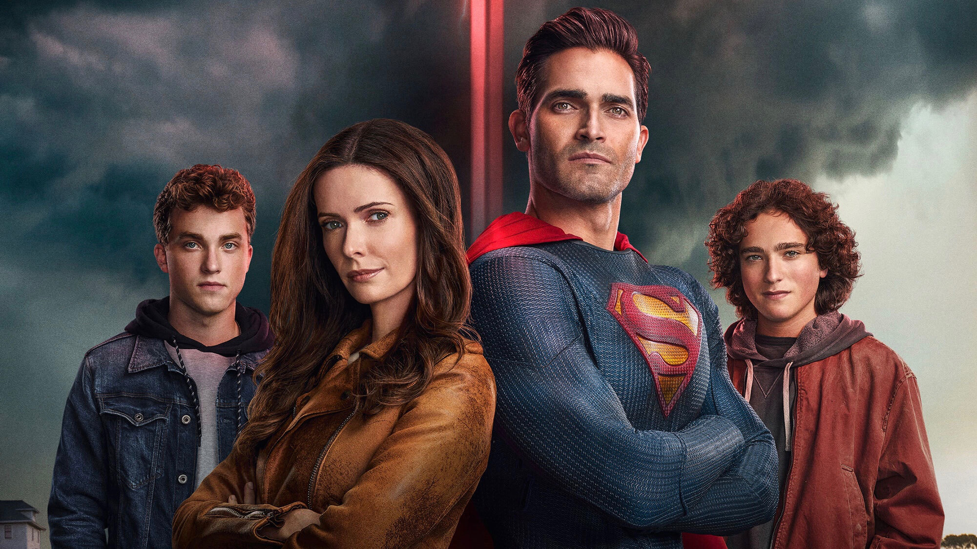 Superman and Lois (TV Series): Jordan Elsass as Jonathan Kent II and Tyler Hoechlin as Kal-El / Clark Kent. 2010x1130 HD Background.