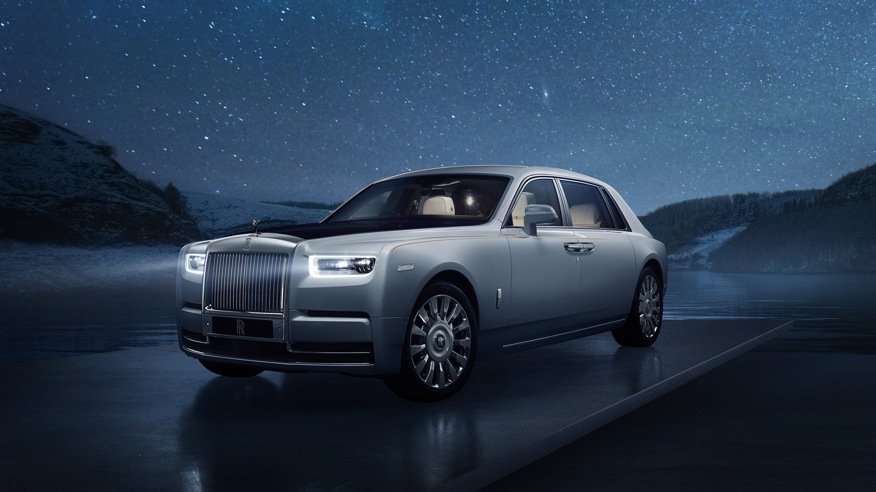 Rolls-Royce Phantom, Graceful beauty, Unparalleled craftsmanship, Luxury on wheels, 3000x1690 HD Desktop
