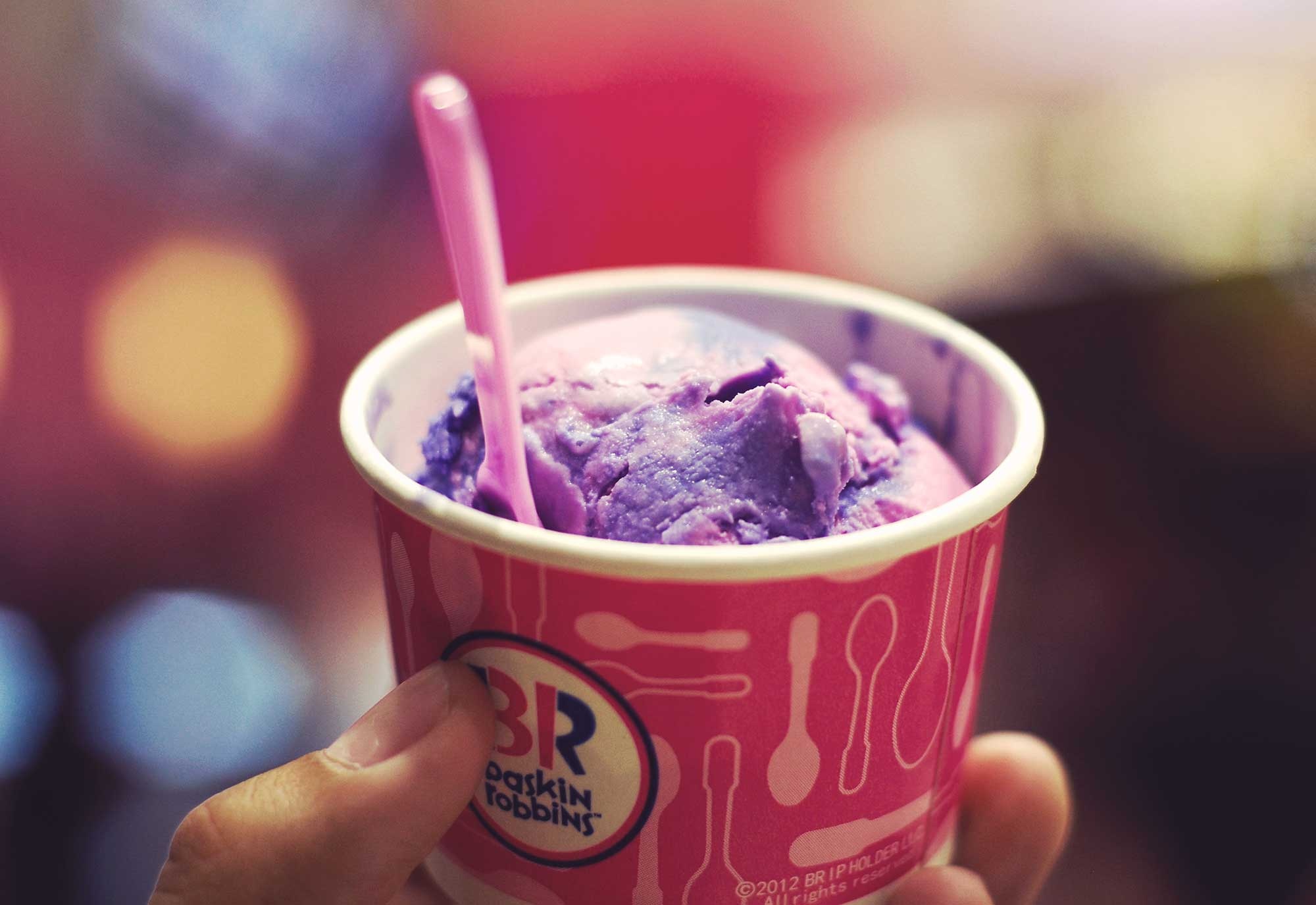 Baskin Robbins: The chain known for their long list of delicious flavors and pink spoons. 2000x1380 HD Wallpaper.