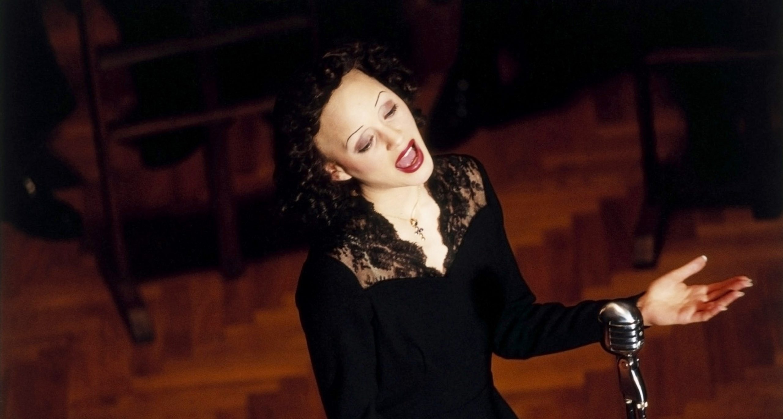 La Vie en Rose: Edith Piaf, One of the country's most widely known international stars. 2560x1380 HD Wallpaper.