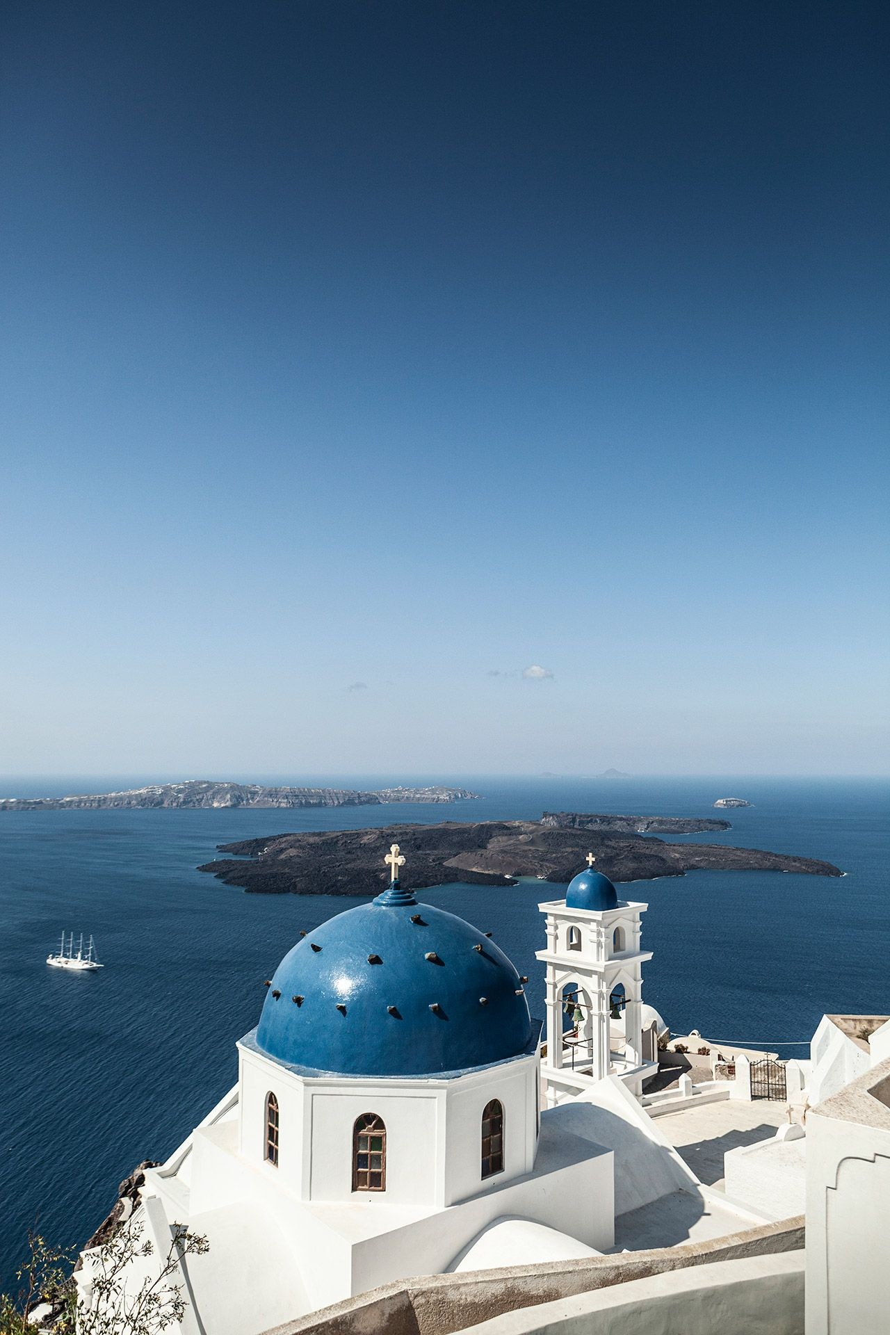 Oia blue domes, Santorini, 1280x1920 HD Handy
