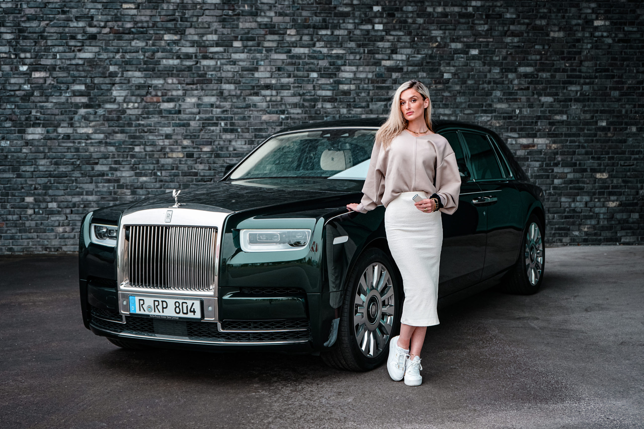 Rolls-Royce Phantom, Say hi to Emily, Luxury car, 2560x1710 HD Desktop
