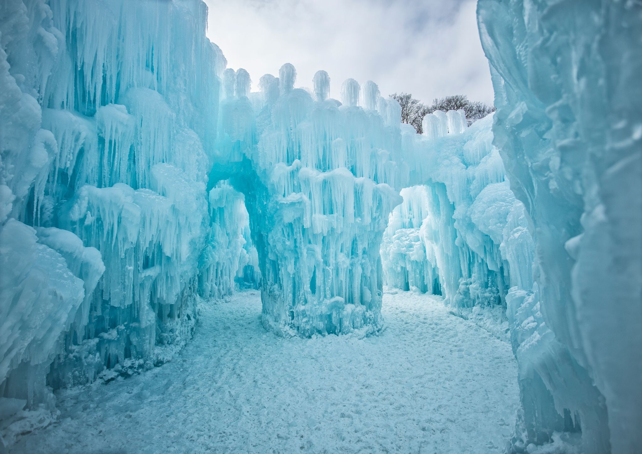 Ice castle, Story of the Midway ice castles, 2050x1450 HD Desktop