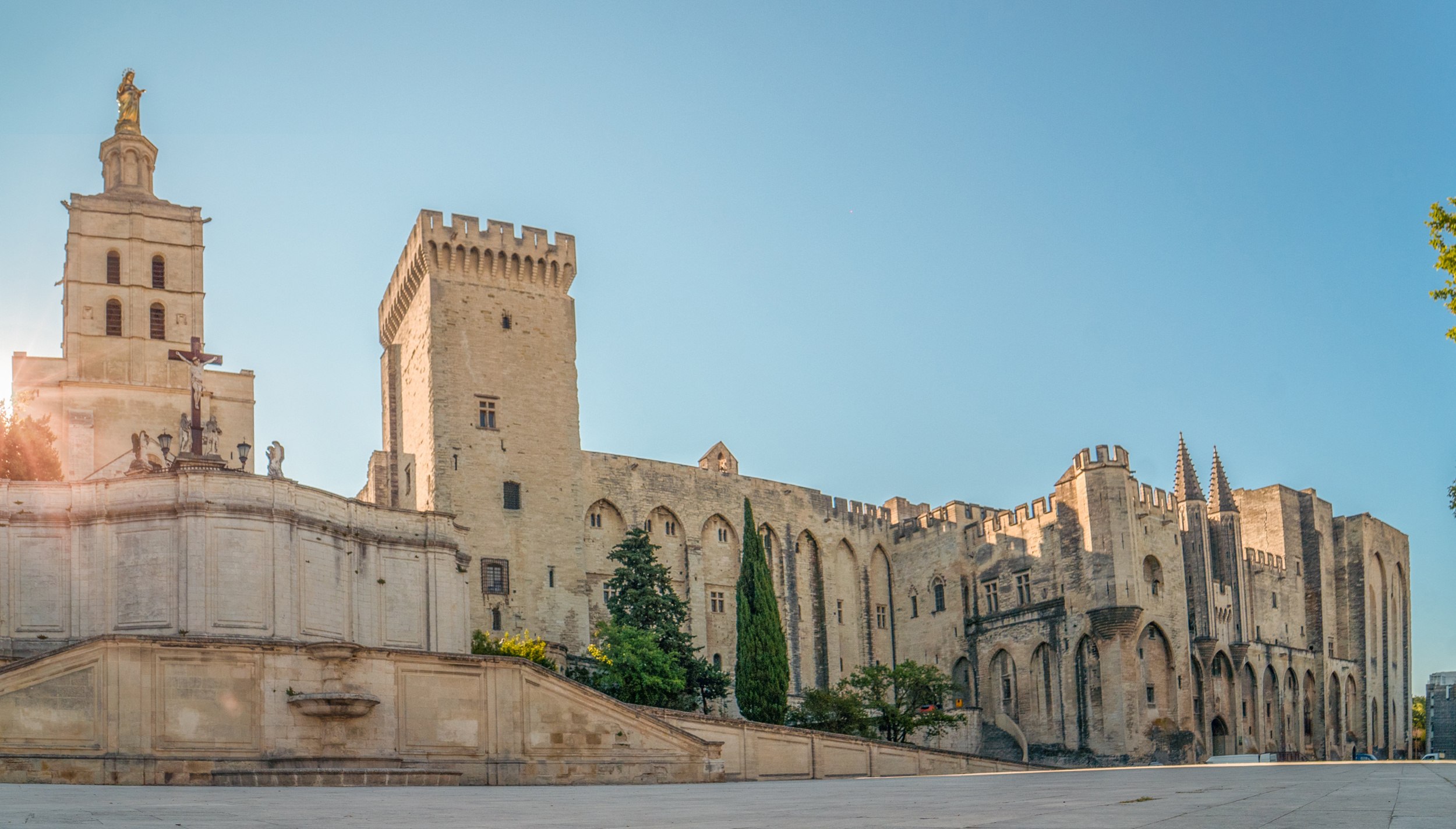 Palace of the Popes, Avignon tourism, Avignon sightseeing, Avignon attractions, 2500x1430 HD Desktop