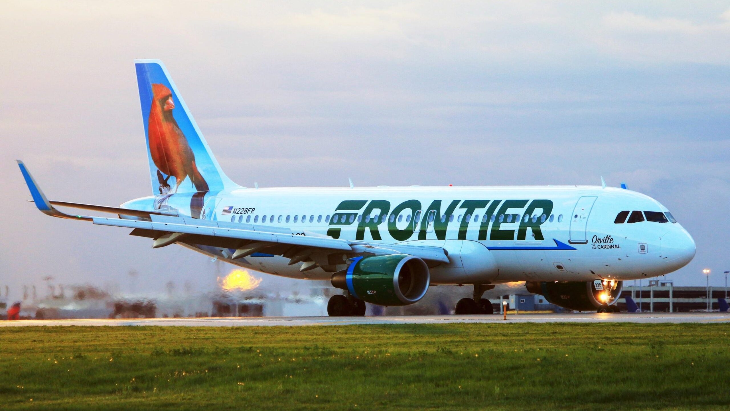 Frontier Airlines (Travels), Frontier agrees, Spirit Airlines, Billion deal, 2560x1440 HD Desktop