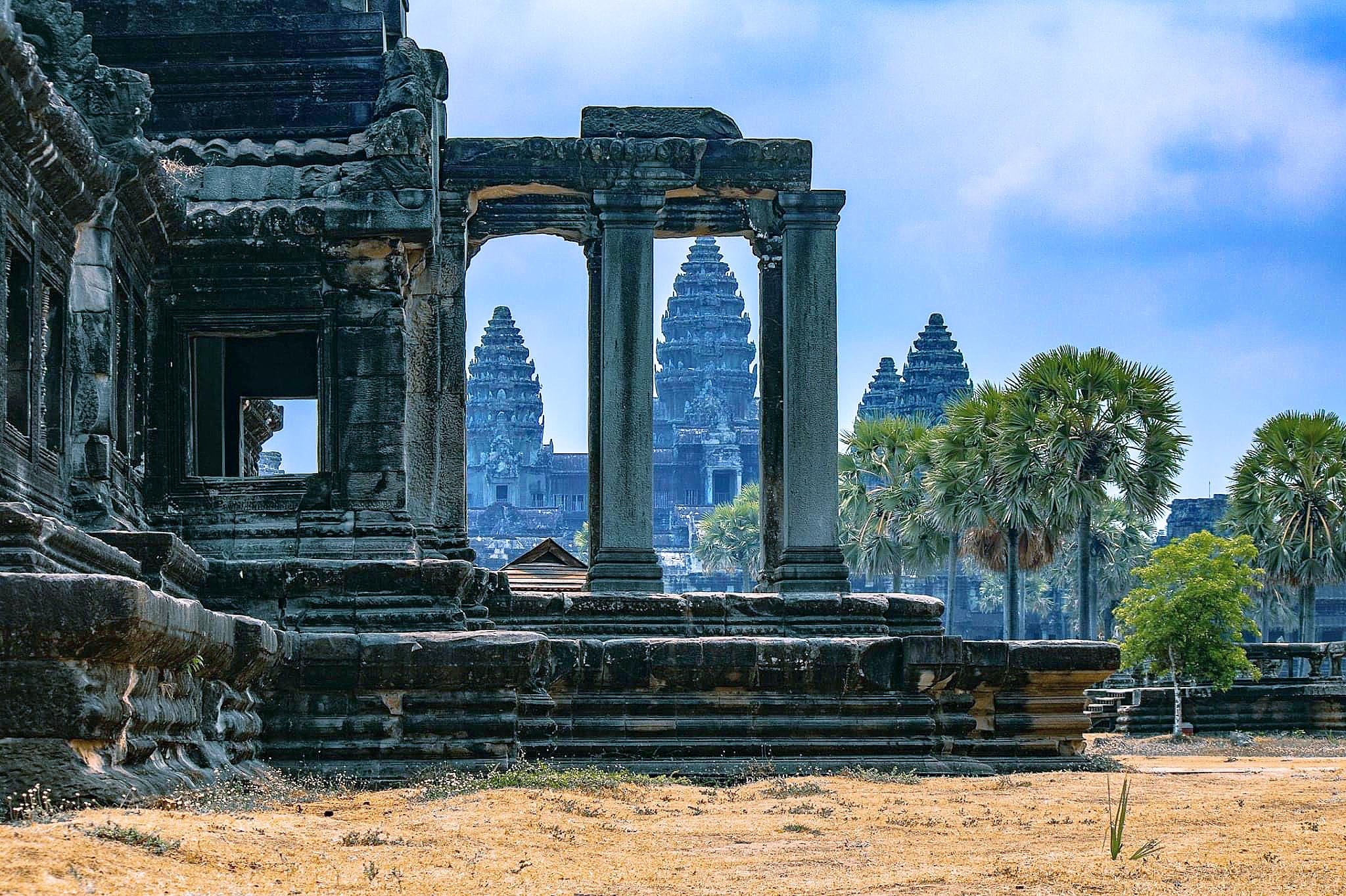 Angkor, Siem Reap, Angkor Wat Library, 2050x1370 HD Desktop