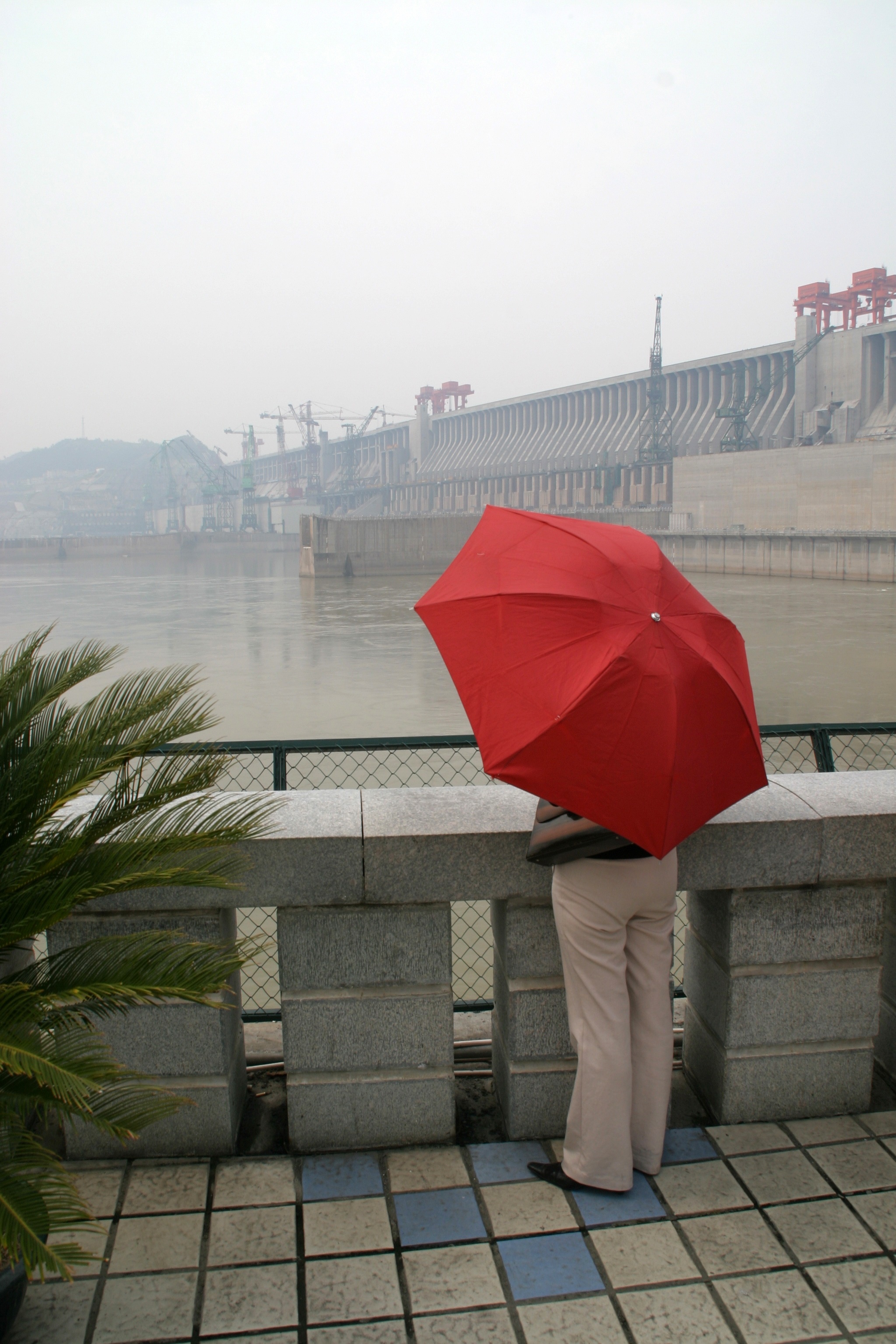 Three Gorges, China, Vacancy, Red umbrella, 2050x3080 HD Handy