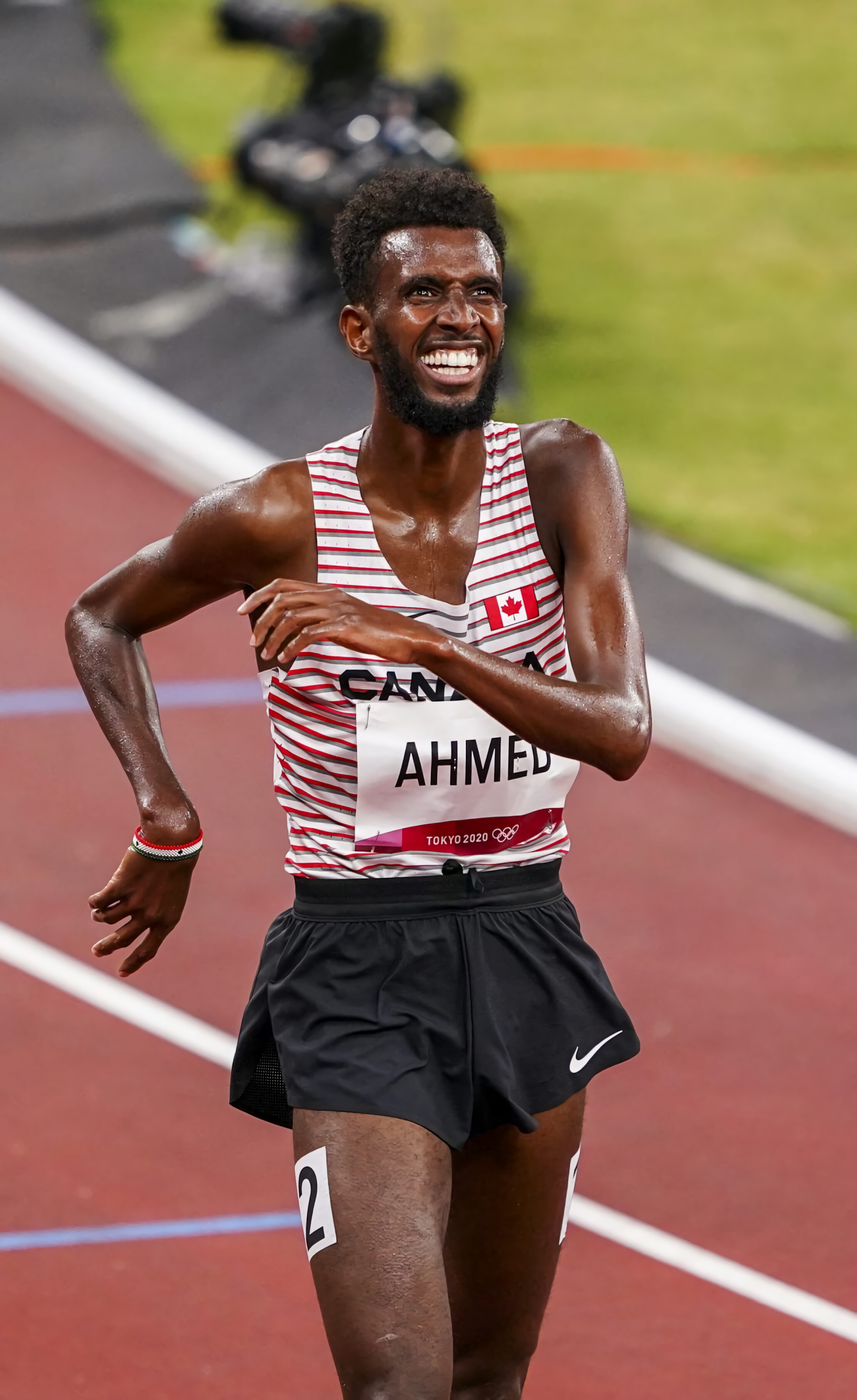 Mohammed Ahmed, Personal records, Breaking barriers, Athlete's journey, 2230x3640 HD Handy