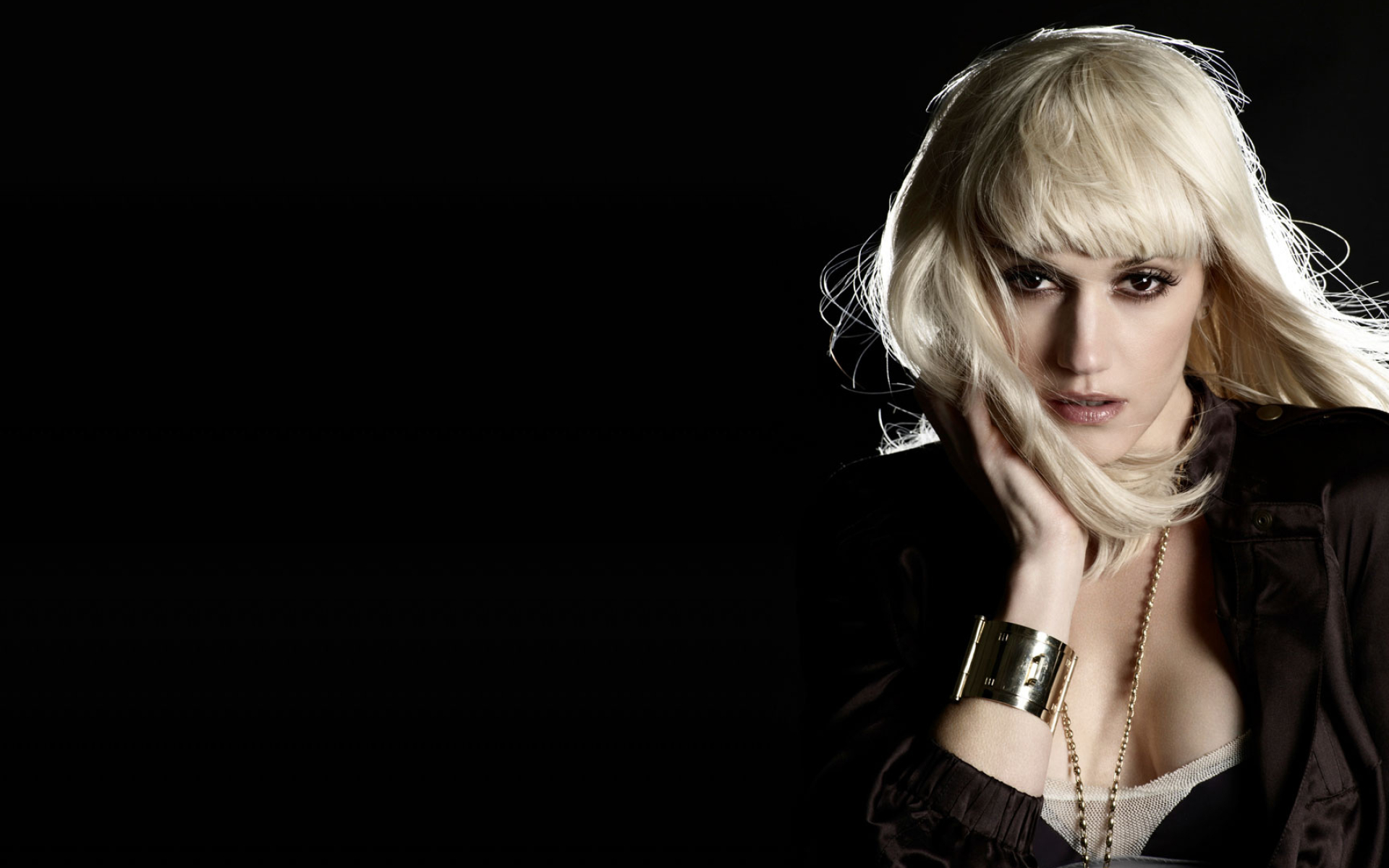 Gwen Stefani, Music icon, Blonde popstar, Glamorous fashion, 1920x1200 HD Desktop