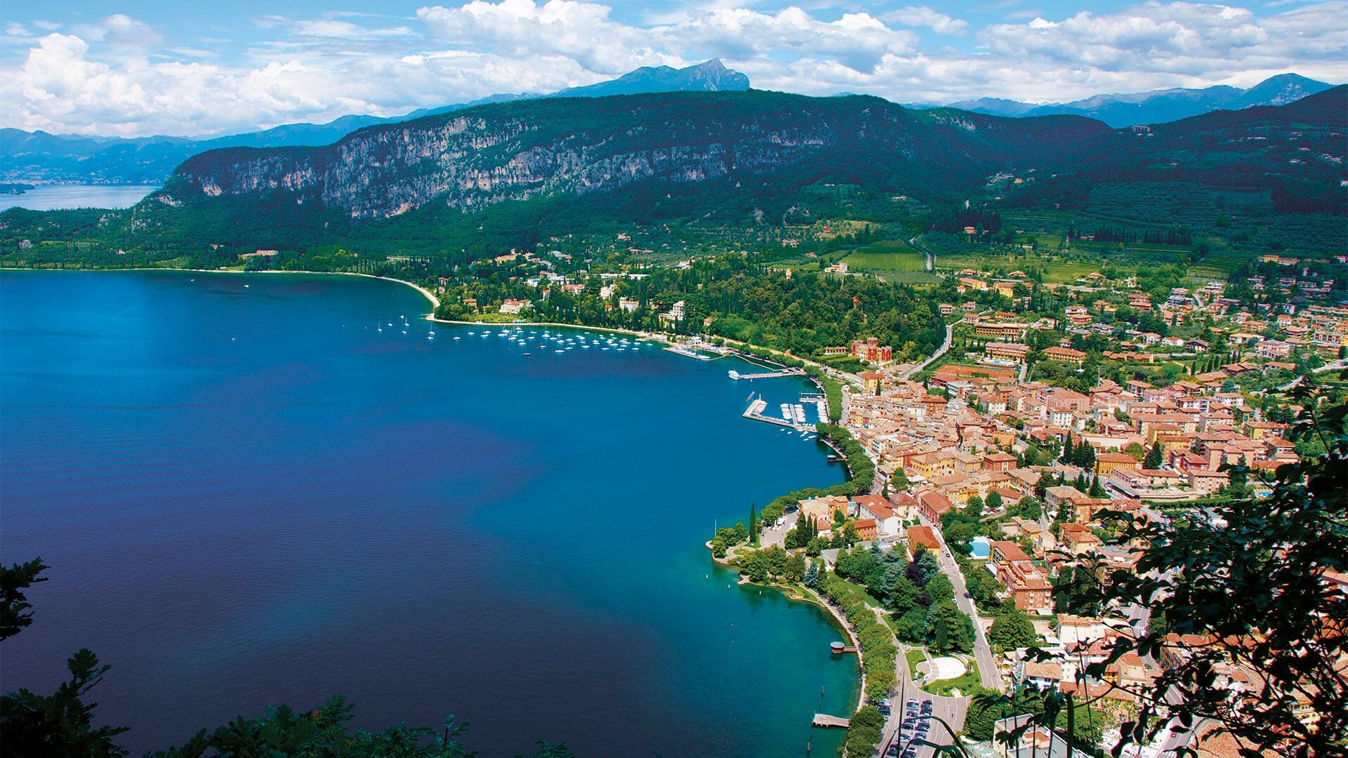 Lake Garda, Captivating beauty, Stunning landscape, Natural wonders, 1920x1080 Full HD Desktop