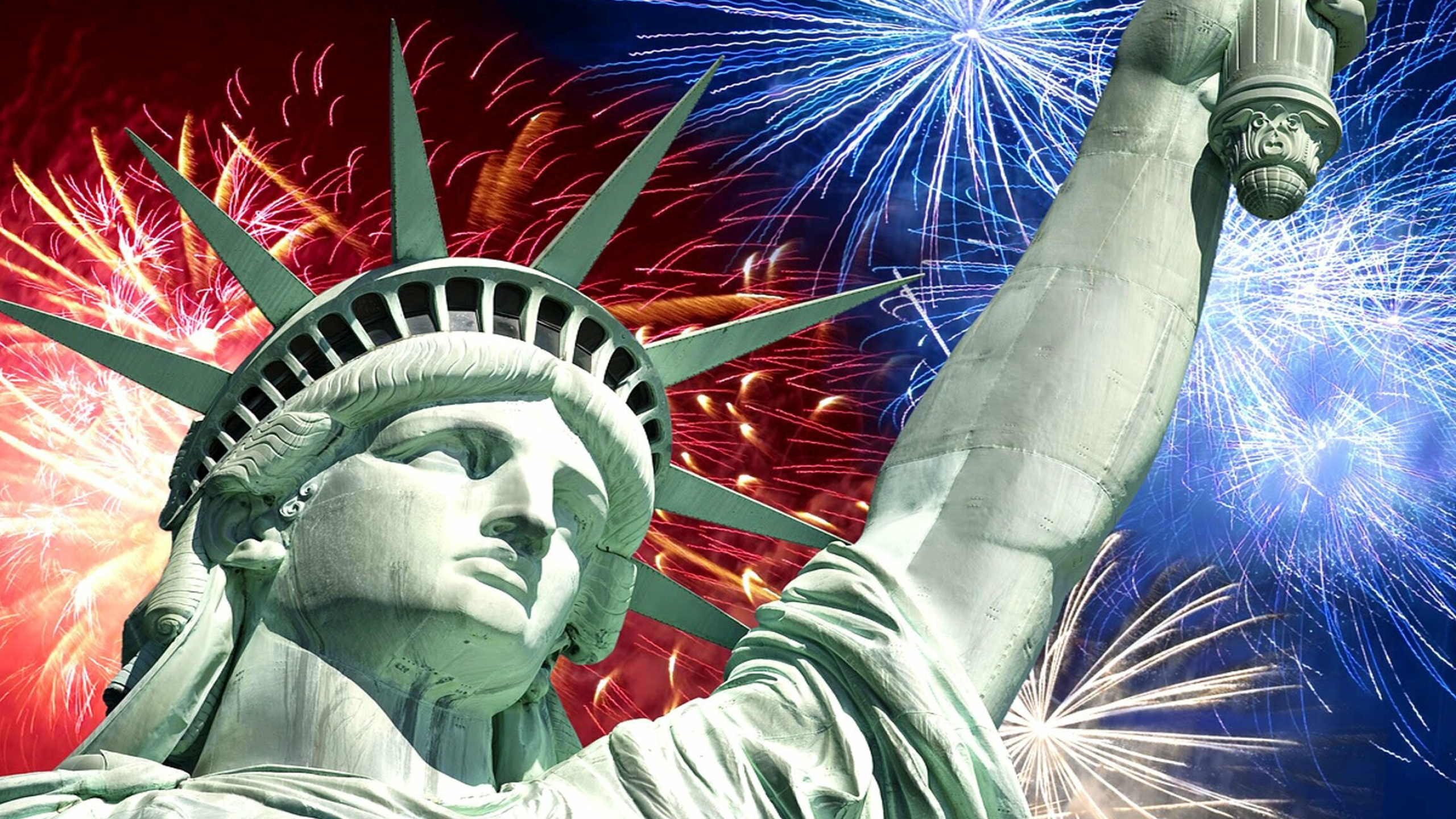 Independence Day (USA): Festive celebration, Statue of Liberty, Fireworks, July 4. 2560x1440 HD Wallpaper.