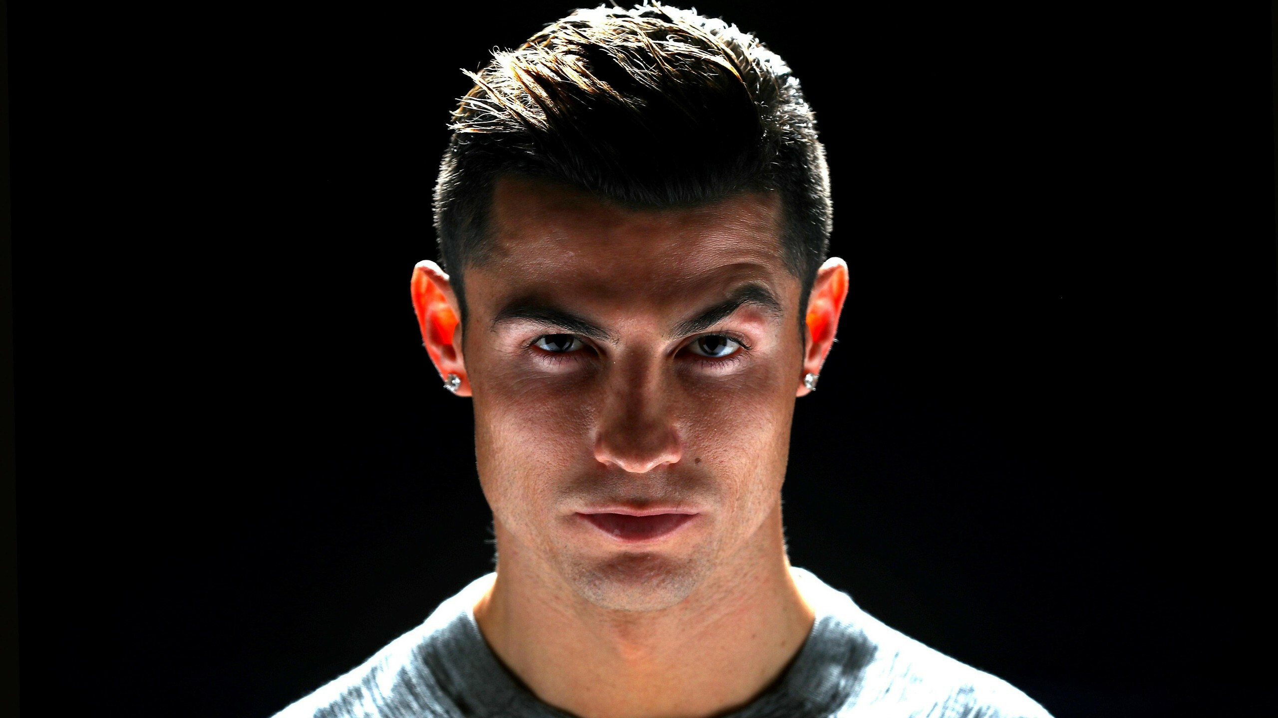 Cristiano Ronaldo, Face portrait, Earrings detail, Imac wallpaper, 2560x1440 HD Desktop