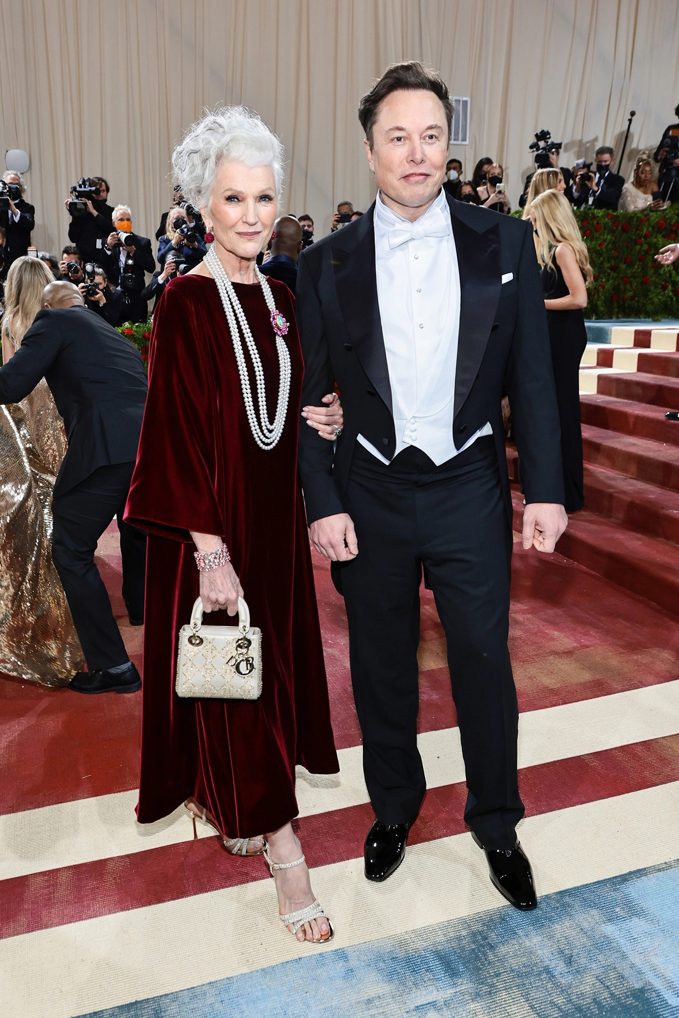 Met Gala 2022, Live updates, Celebrity outfits, 1340x2000 HD Handy